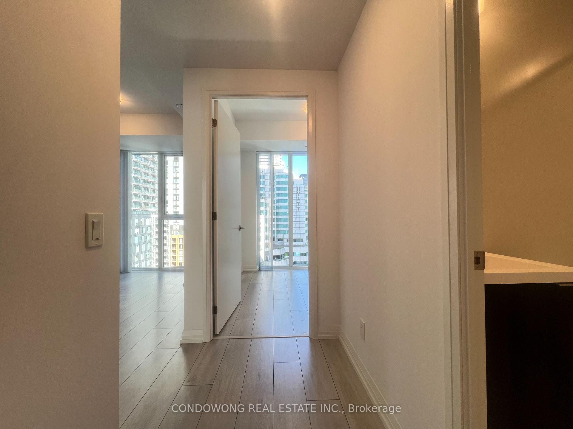Photo 5 of Unit 1606, 400 King Street W, Toronto, Waterfront Communities — HOMEH