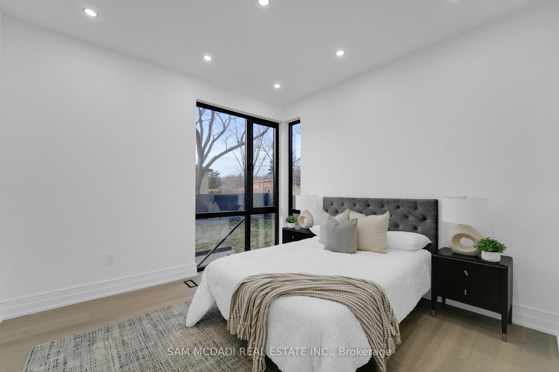 Photo 19 of 468 Saville Crescent, Oakville, West — HOMEH