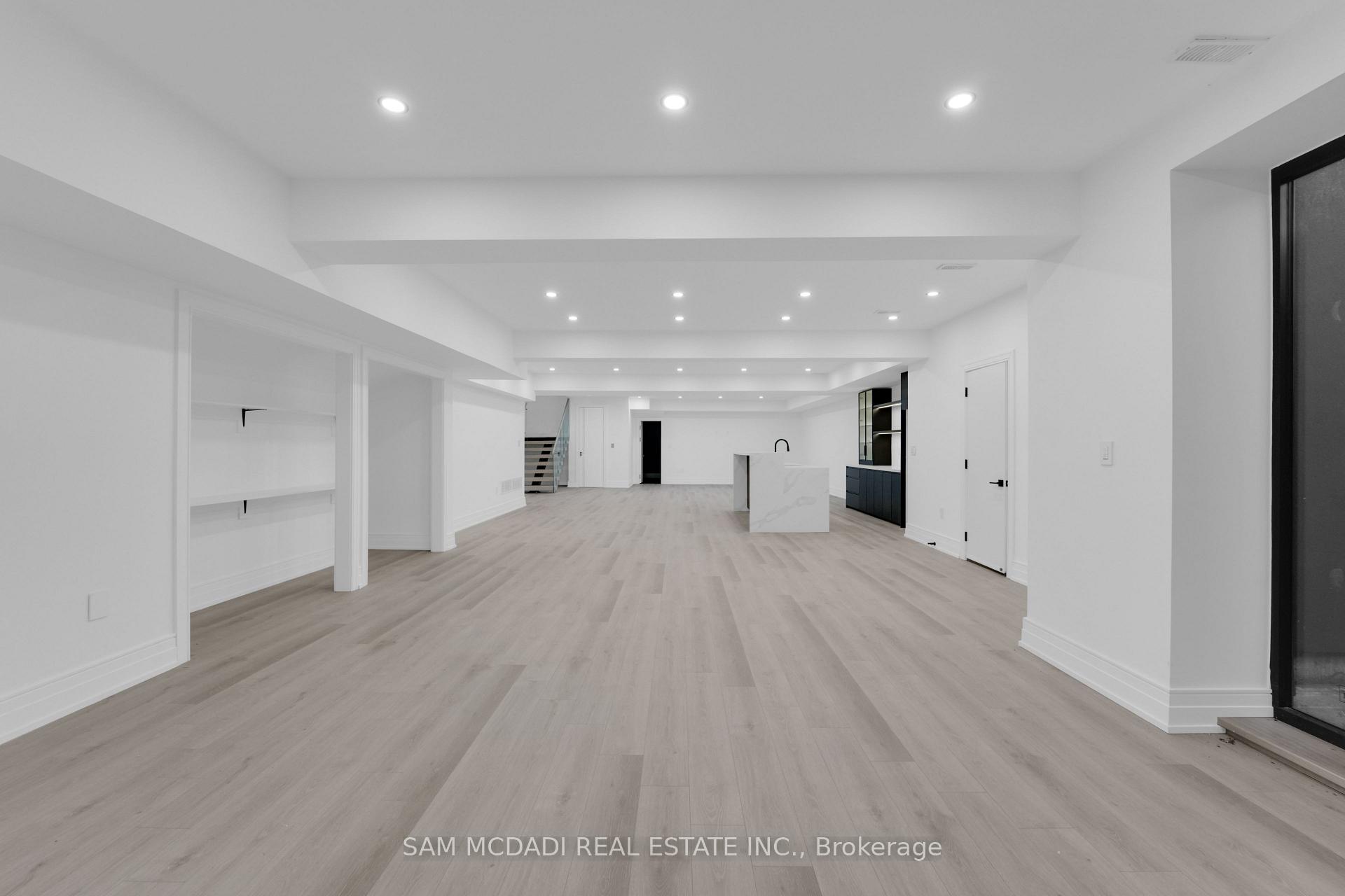 Photo 35 of 468 Saville Crescent, Oakville, West — HOMEH
