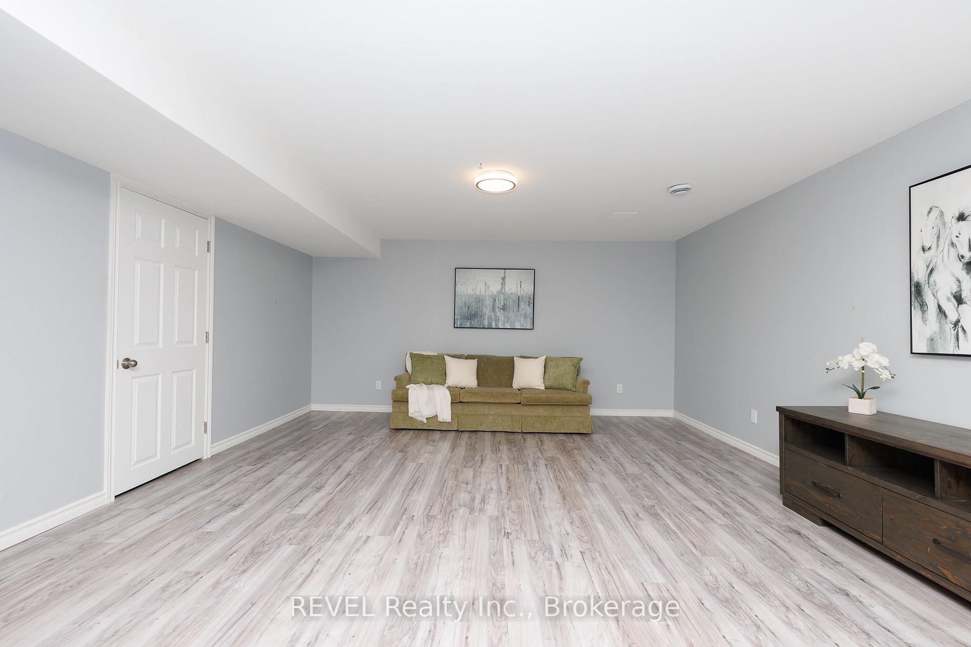 Photo 25 of 38 Sandalwood Common, St. Catharines, Port Weller — HOMEH