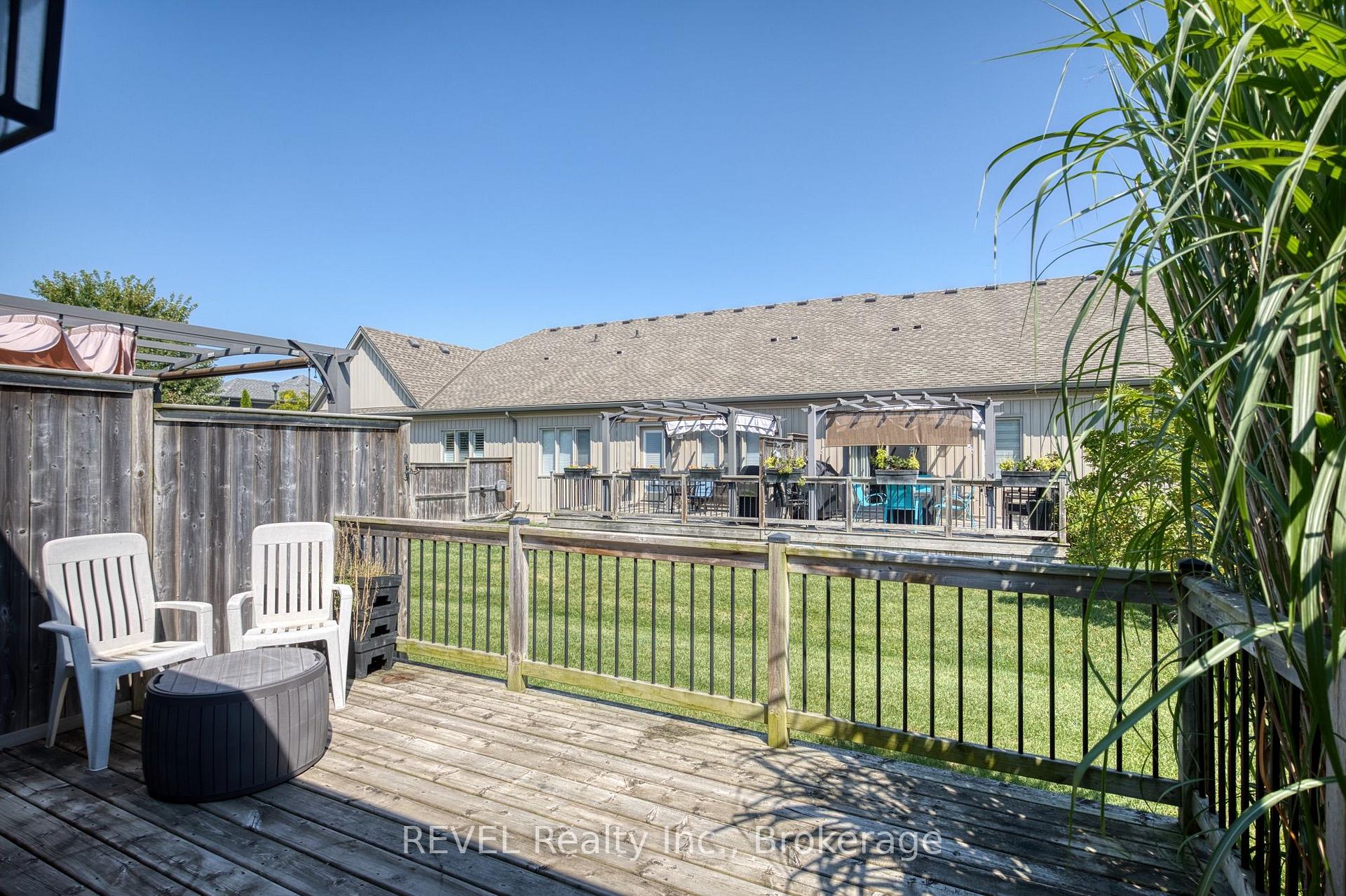 Photo 30 of 38 Sandalwood Common, St. Catharines, Port Weller — HOMEH