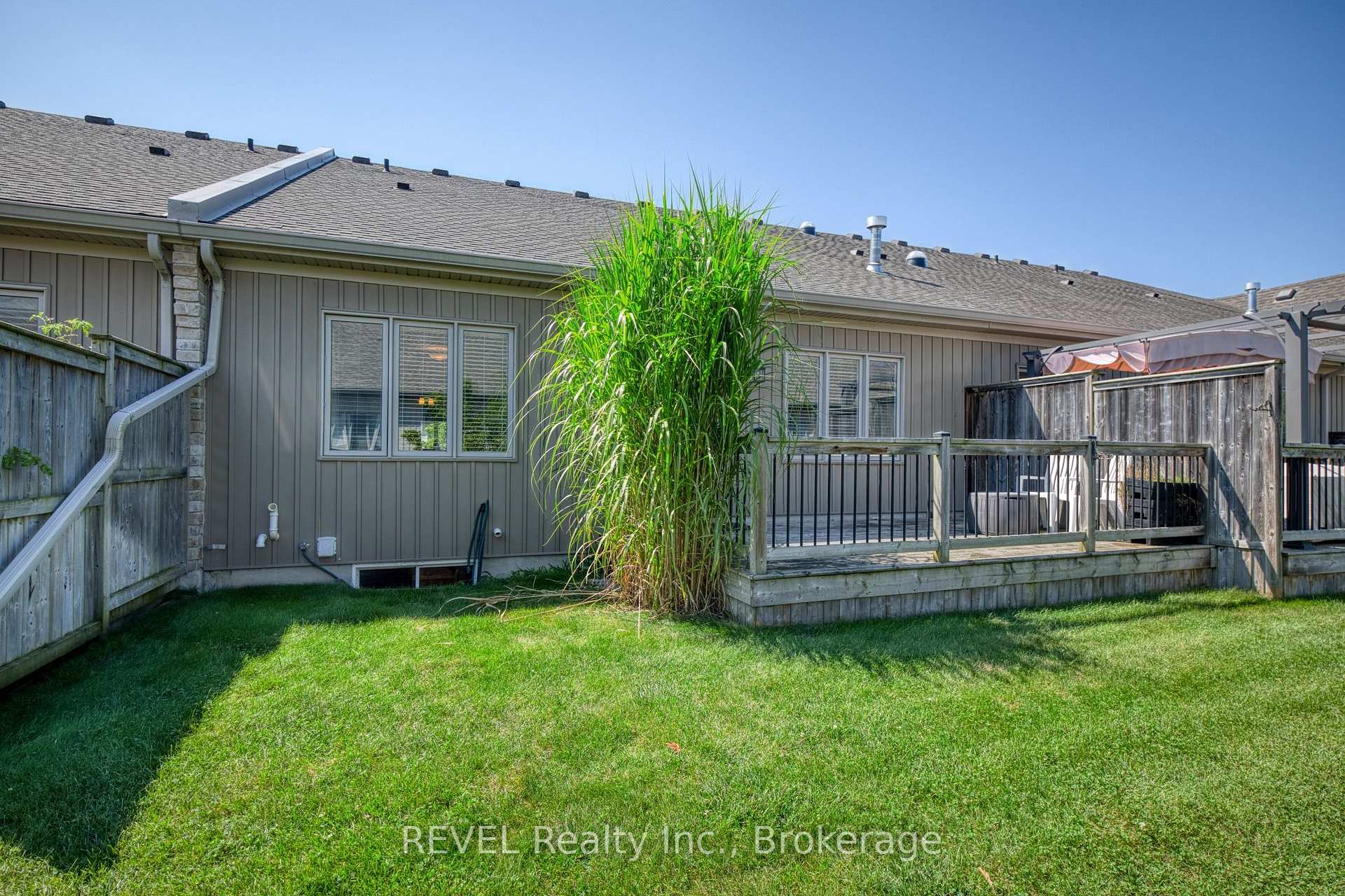 Photo 31 of 38 Sandalwood Common, St. Catharines, Port Weller — HOMEH