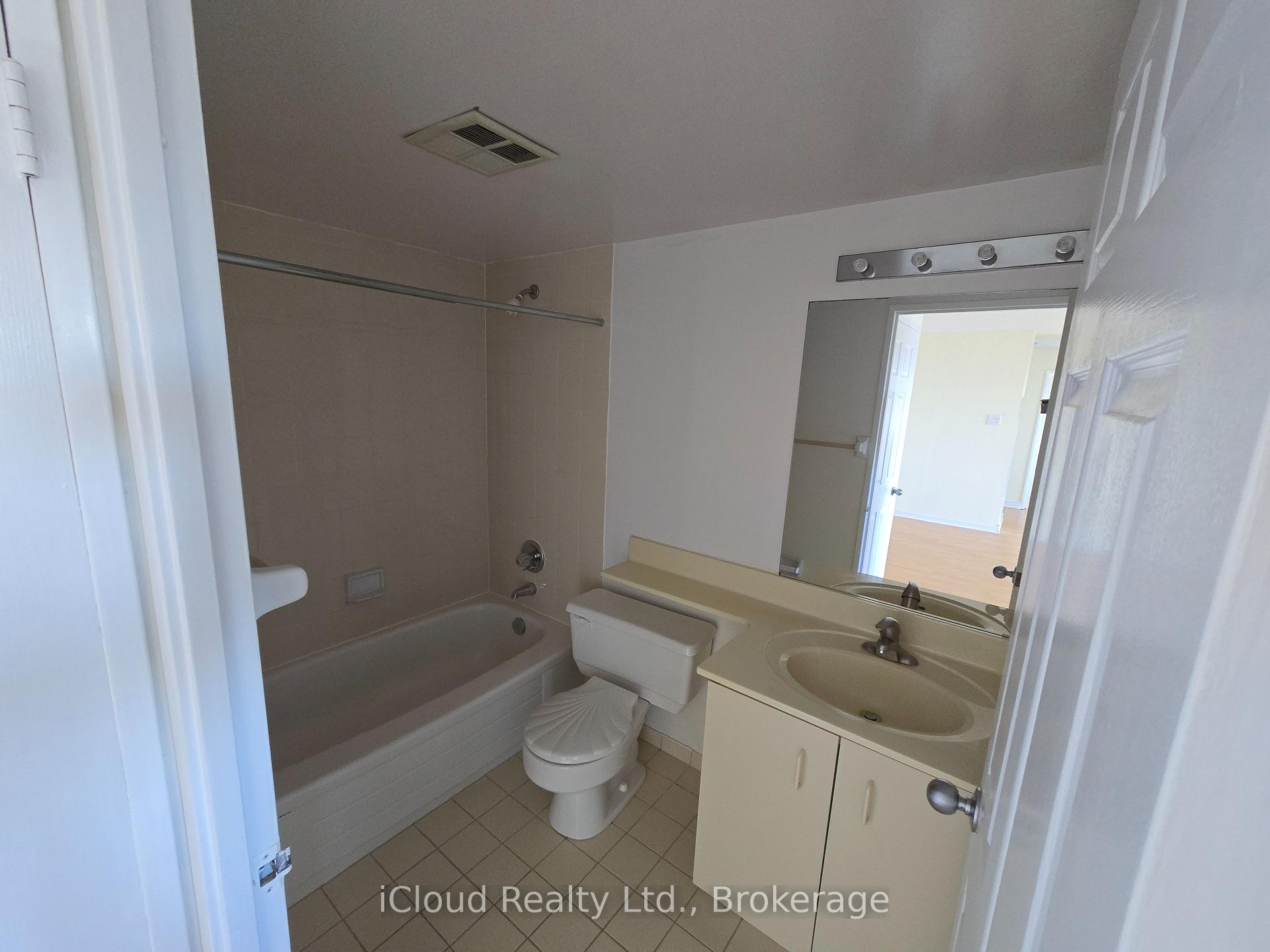 Photo 10 of Unit 1407, 700 Constellation Drive, Mississauga, Hurontario — HOMEH