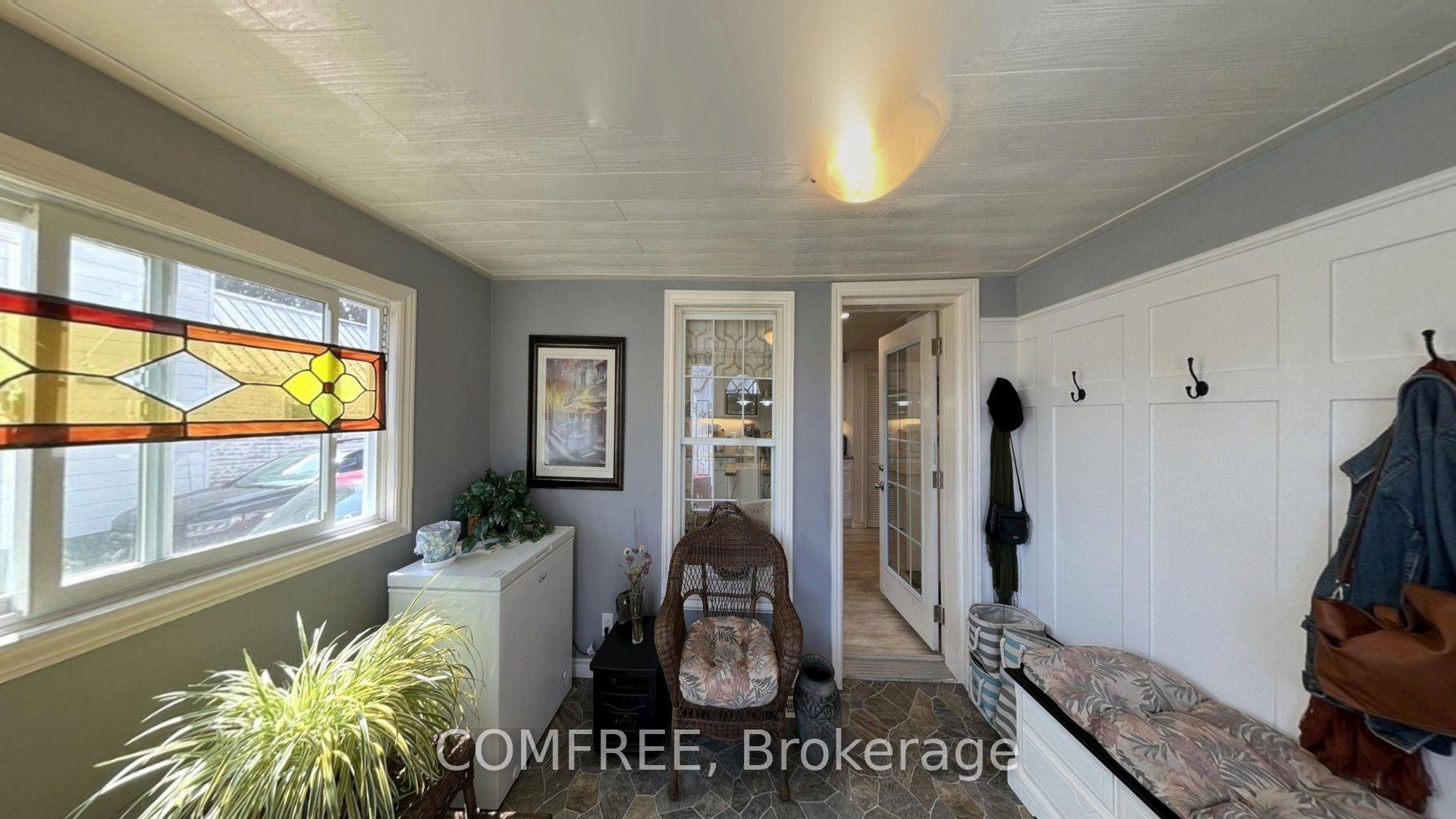 Photo 2 of 610 East Street W, Edwardsburgh/Cardinal, Town of Cardinal — HOMEH