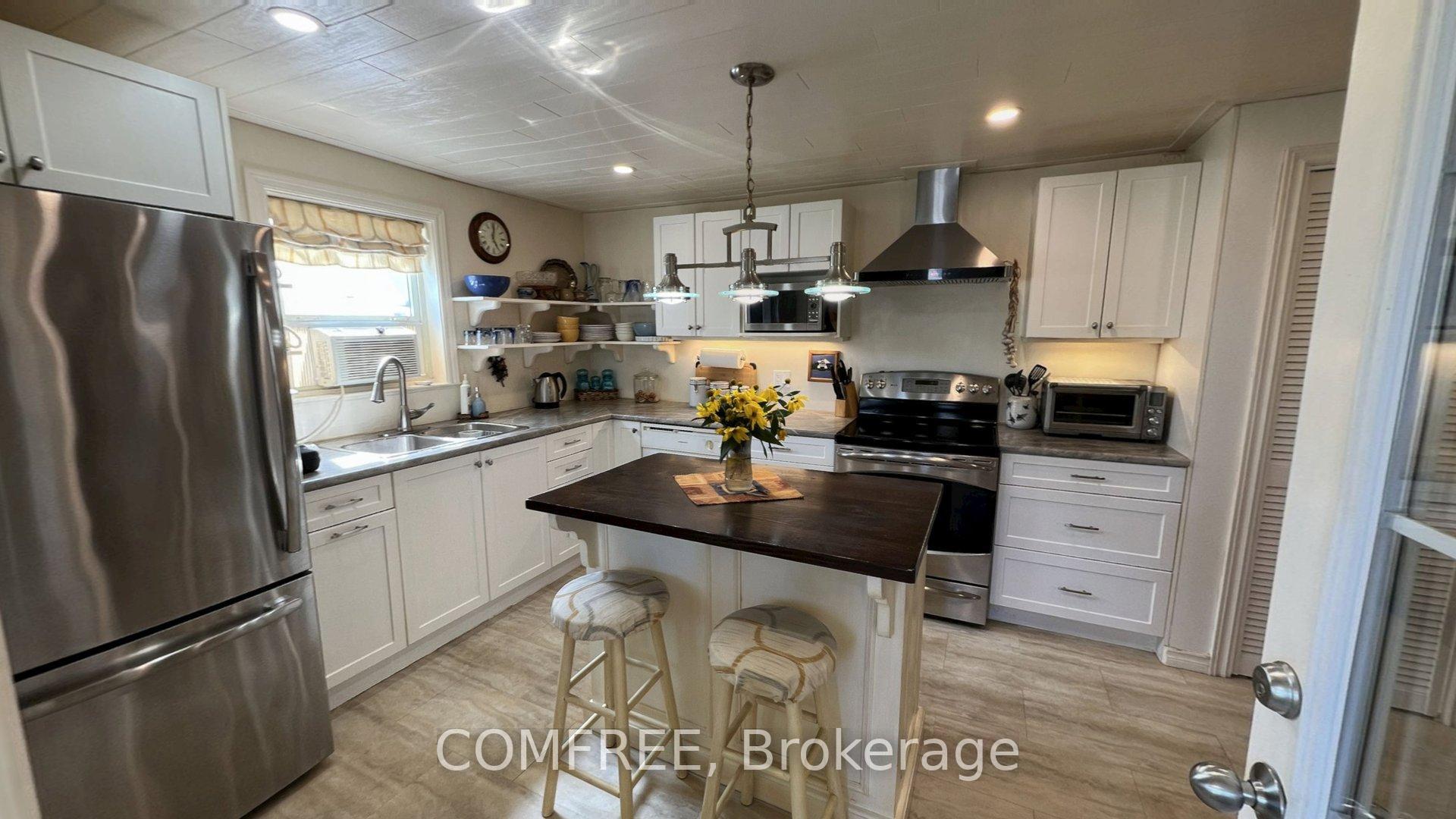 Photo 5 of 610 East Street W, Edwardsburgh/Cardinal, Town of Cardinal — HOMEH