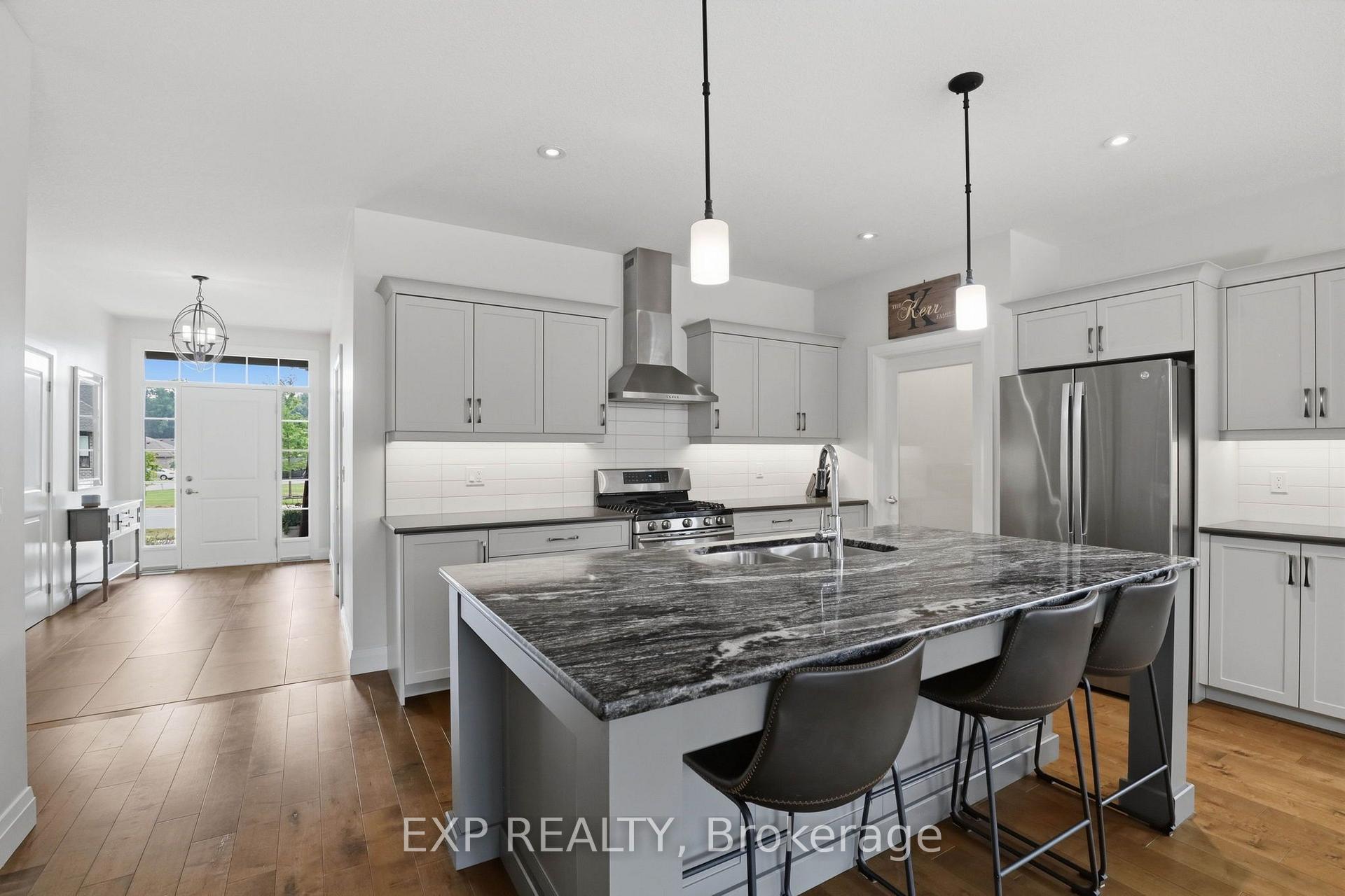 Photo 9 of 541 Bennett Crescent, Strathroy-Caradoc, Mount Brydges — HOMEH