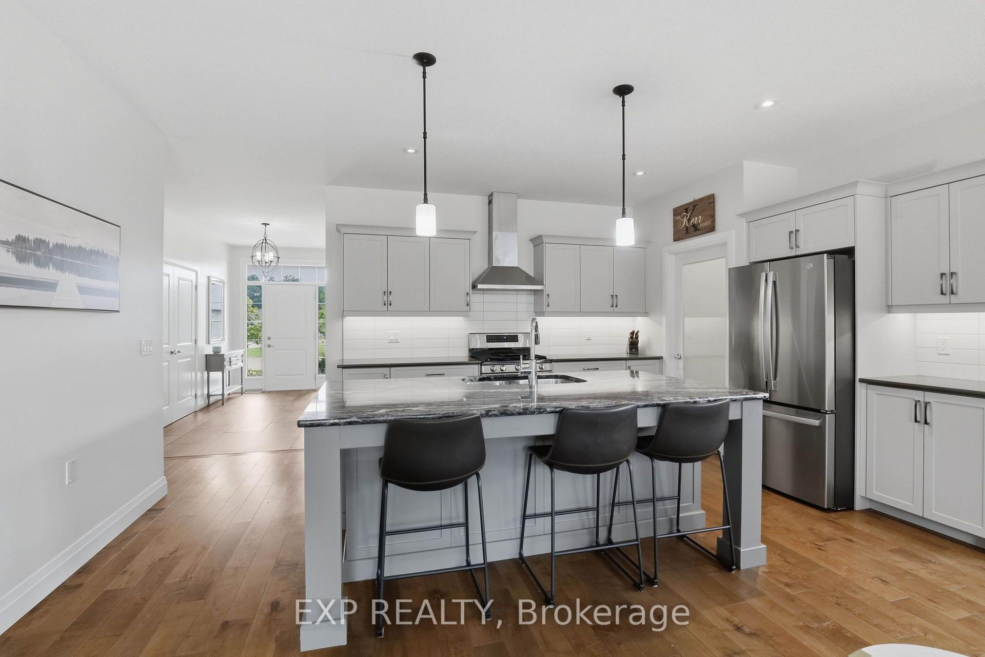 Photo 10 of 541 Bennett Crescent, Strathroy-Caradoc, Mount Brydges — HOMEH