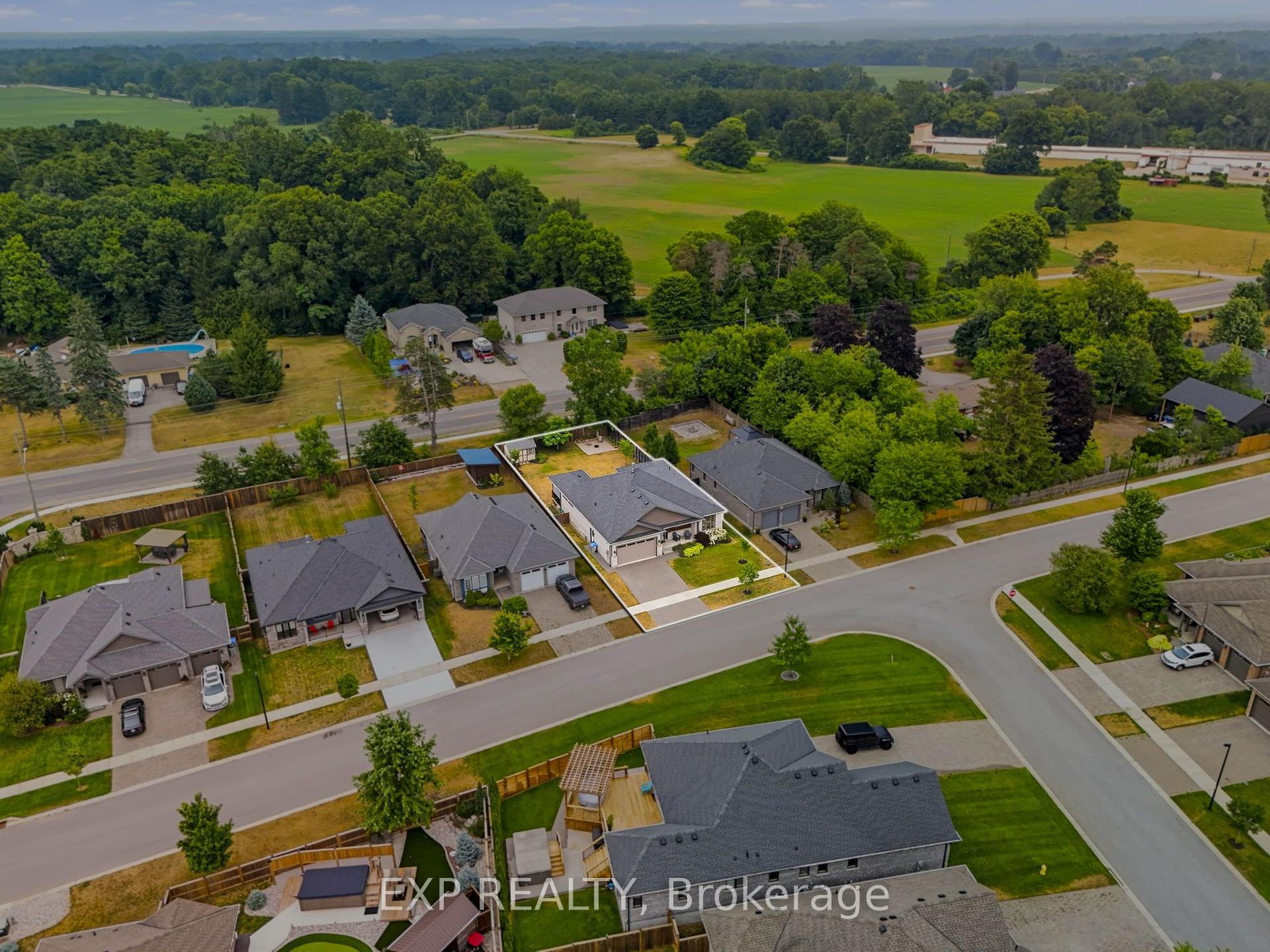 Photo 47 of 541 Bennett Crescent, Strathroy-Caradoc, Mount Brydges — HOMEH