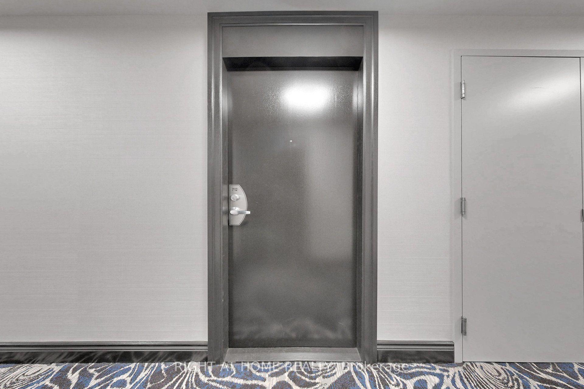 Photo 7 of Unit 712, 19 Grand Trunk Crescent, Toronto, Waterfront Communities — HOMEH