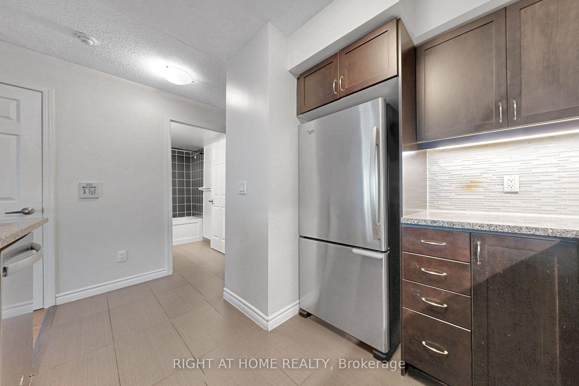 Photo 12 of Unit 712, 19 Grand Trunk Crescent, Toronto, Waterfront Communities — HOMEH
