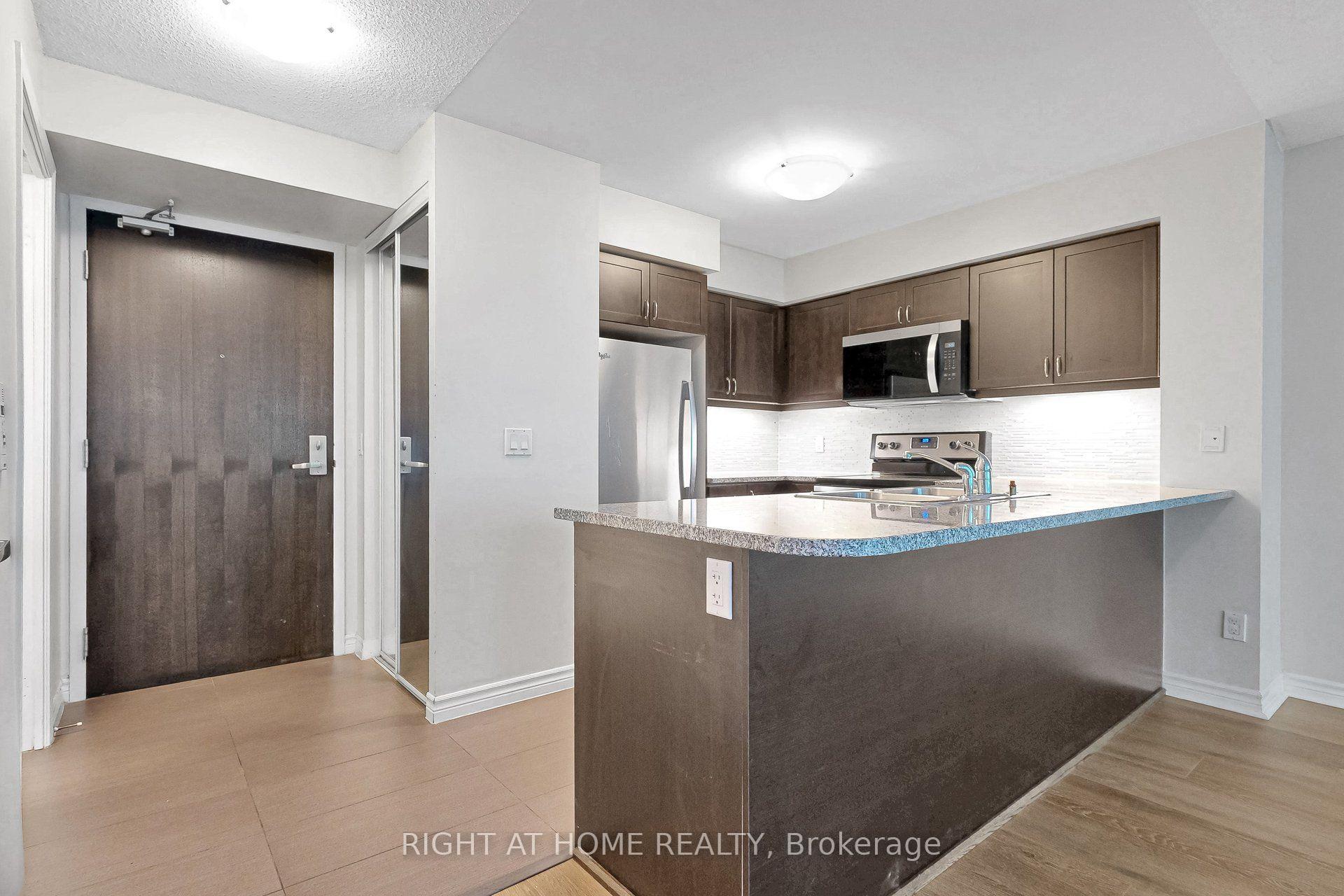 Photo 13 of Unit 712, 19 Grand Trunk Crescent, Toronto, Waterfront Communities — HOMEH
