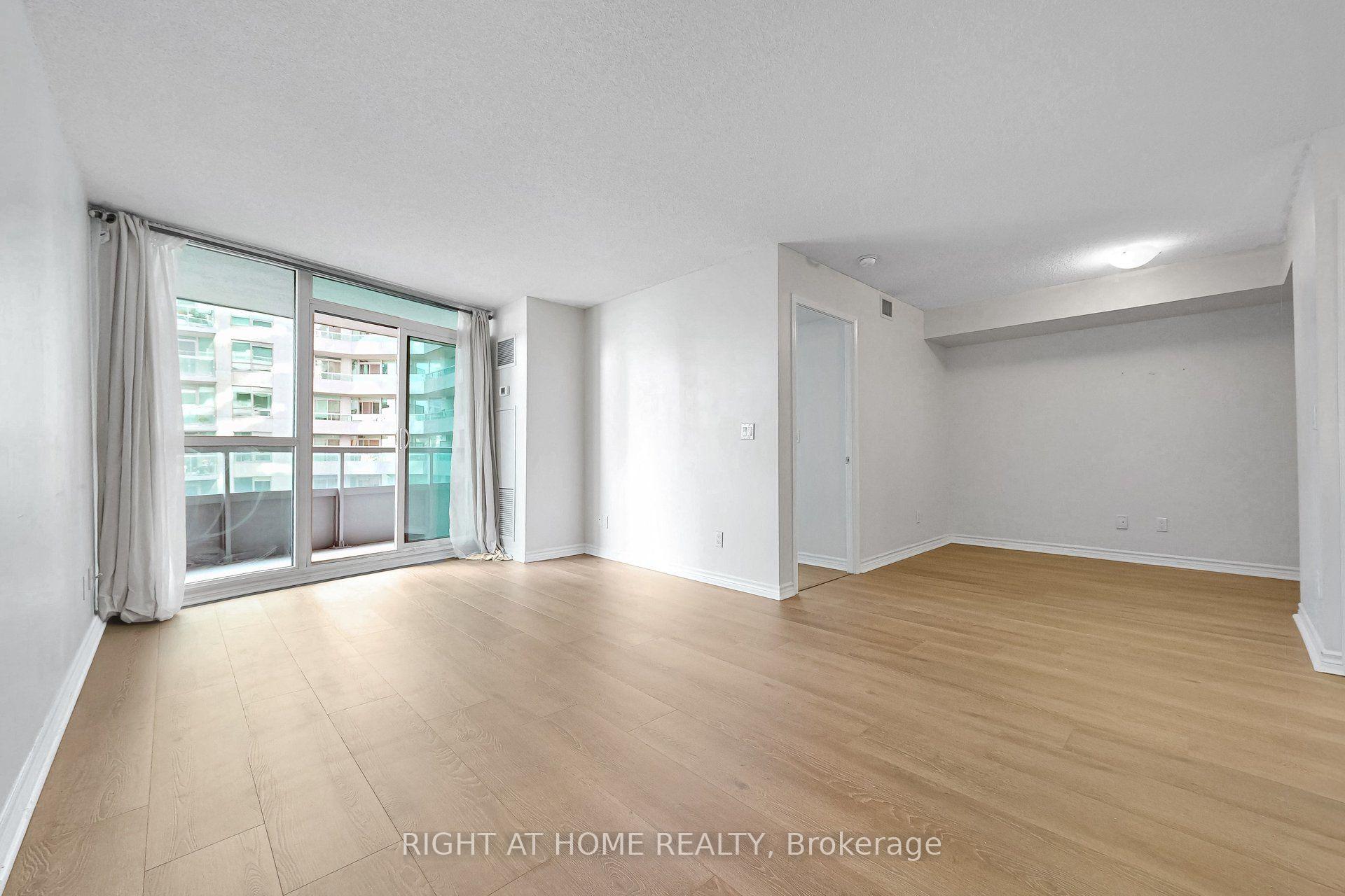 Photo 17 of Unit 712, 19 Grand Trunk Crescent, Toronto, Waterfront Communities — HOMEH