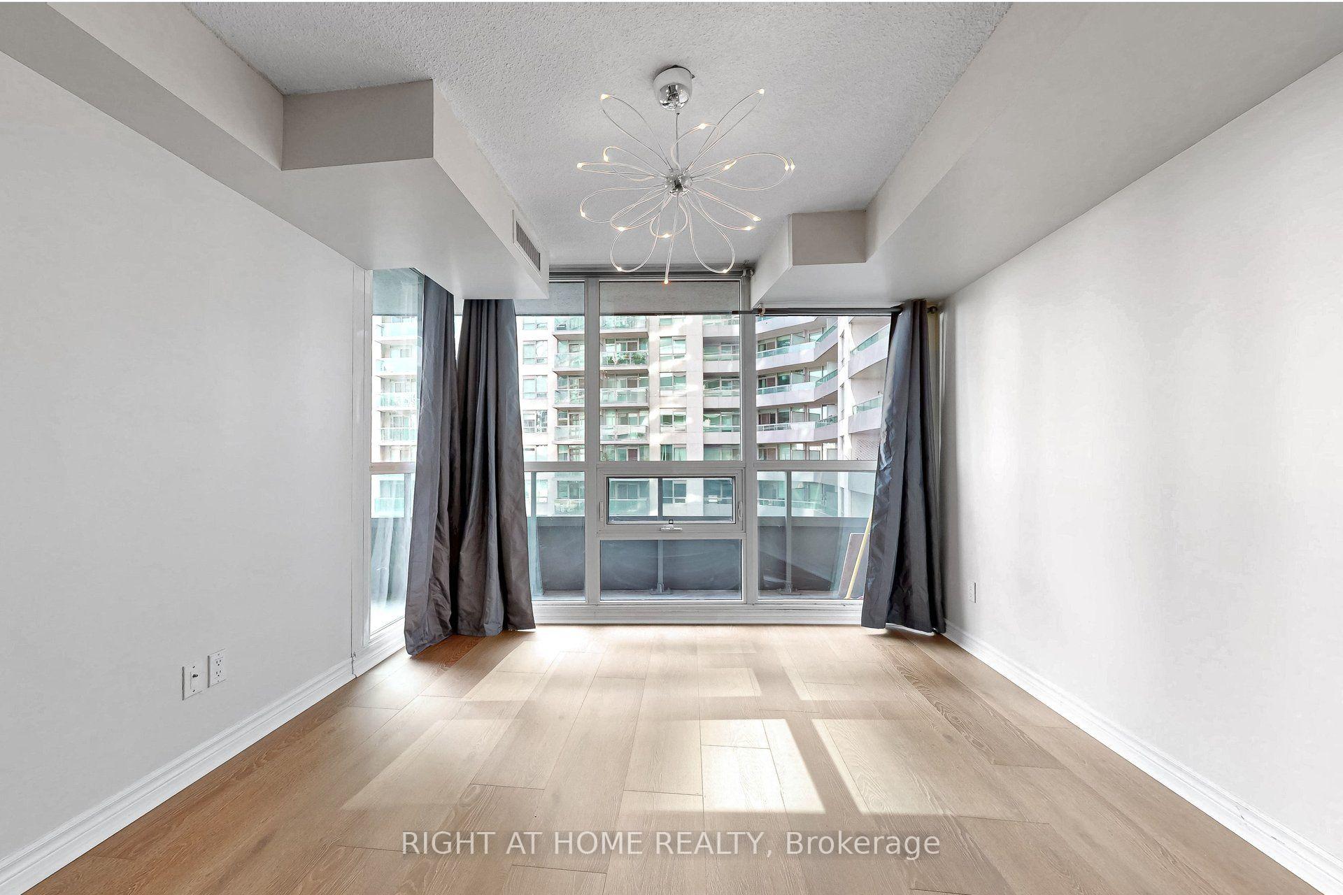 Photo 25 of Unit 712, 19 Grand Trunk Crescent, Toronto, Waterfront Communities — HOMEH