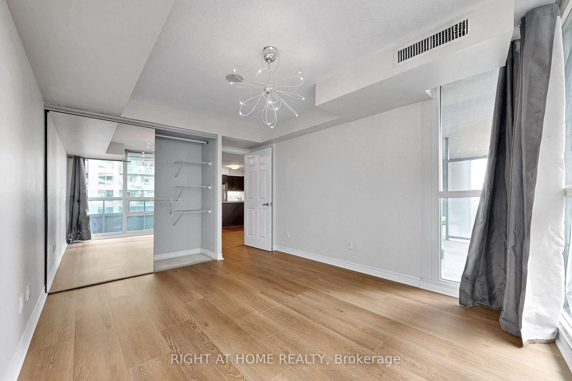 Photo 27 of Unit 712, 19 Grand Trunk Crescent, Toronto, Waterfront Communities — HOMEH