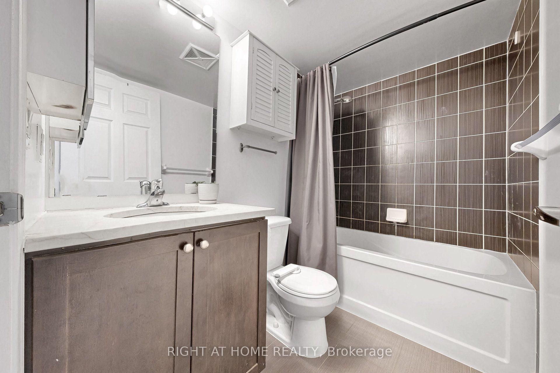 Photo 28 of Unit 712, 19 Grand Trunk Crescent, Toronto, Waterfront Communities — HOMEH