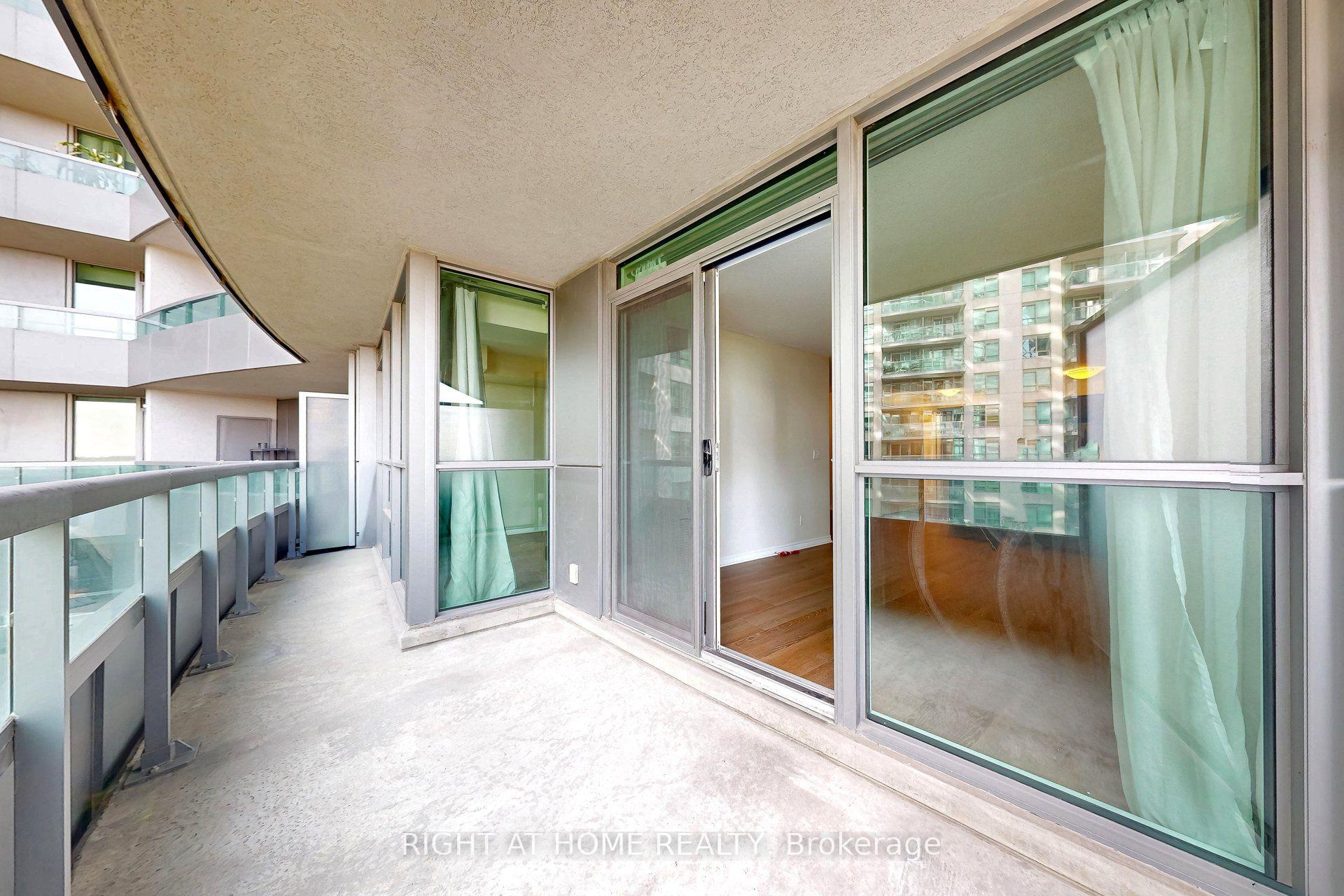 Photo 31 of Unit 712, 19 Grand Trunk Crescent, Toronto, Waterfront Communities — HOMEH