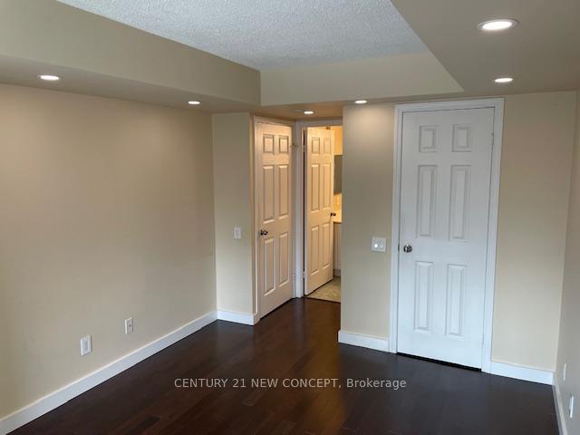 Photo 13 of Unit 809, 33 Empress Avenue, North York, Willowdale East — HOMEH