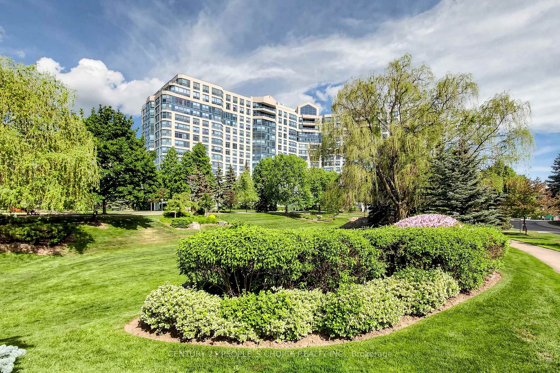 Photo 2 of Unit 413, 7805 Bayview Avenue, Markham, Aileen-Willowbrook — HOMEH
