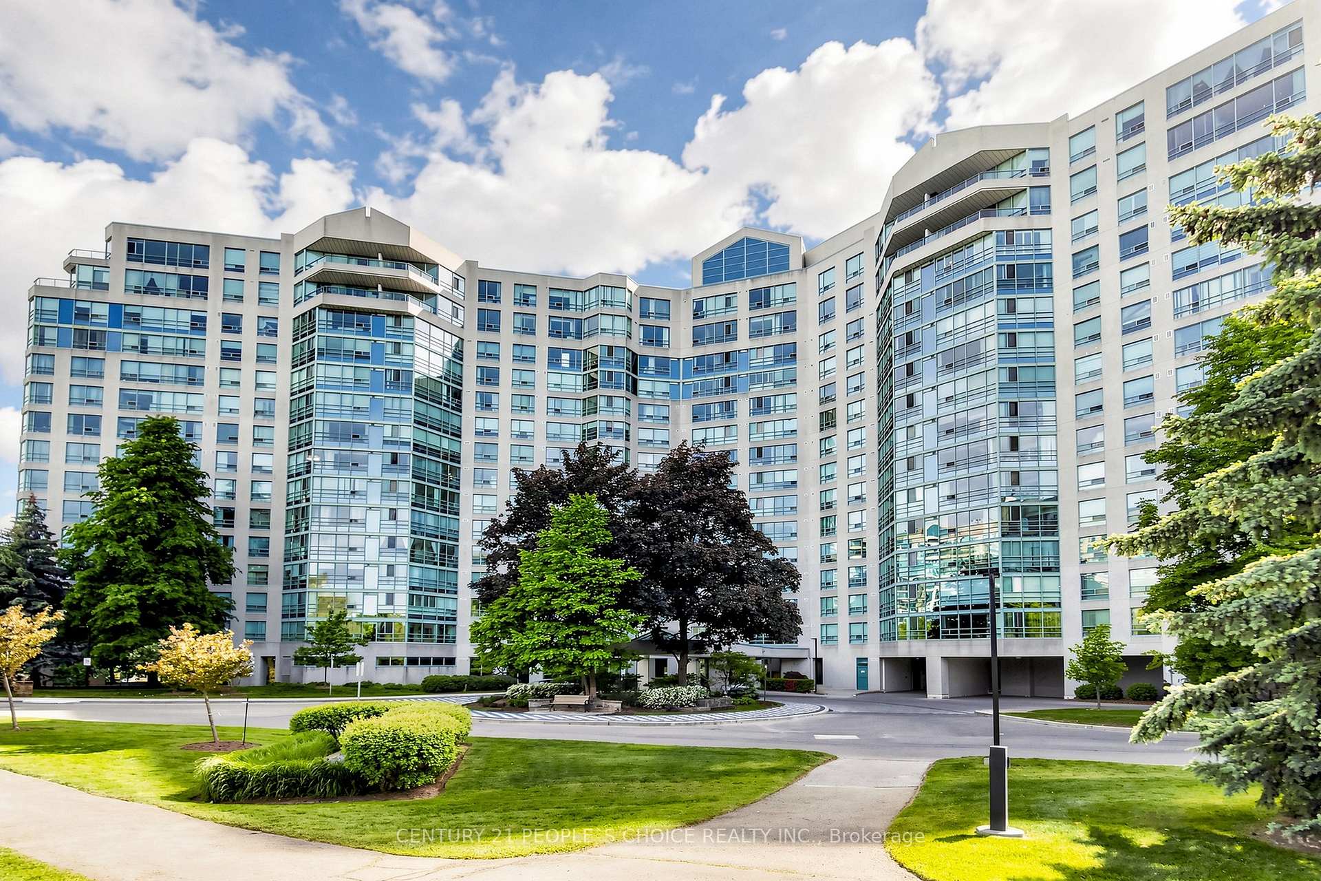 Photo 3 of Unit 413, 7805 Bayview Avenue, Markham, Aileen-Willowbrook — HOMEH