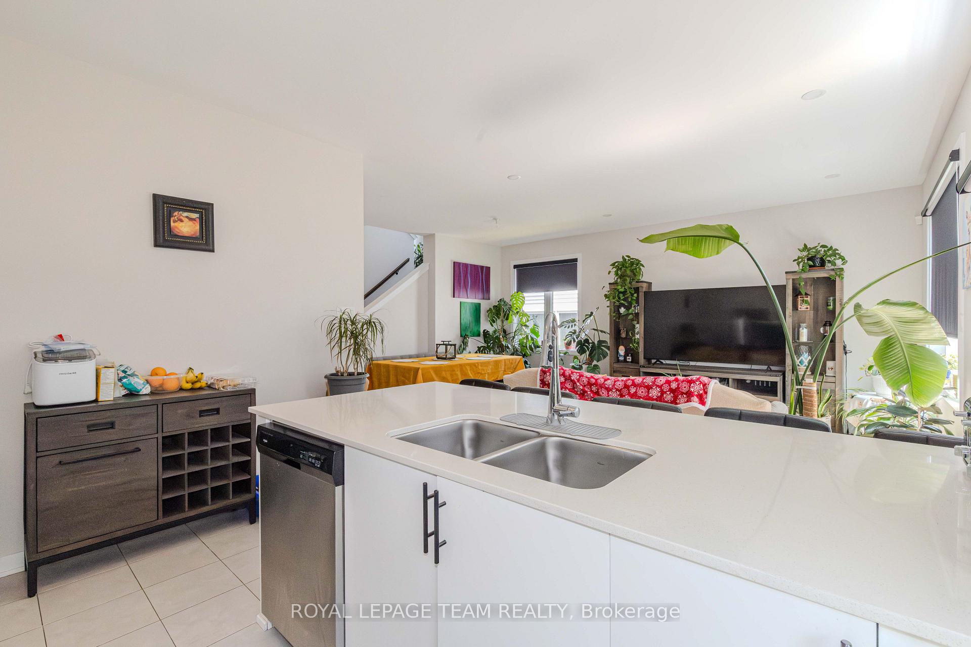 Photo 13 of 408 Epoch Street, Ottawa, Barrhaven - Half Moon Bay — HOMEH