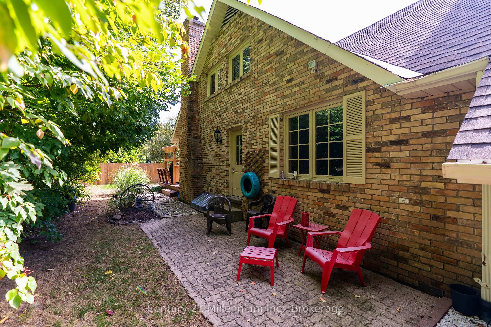 Photo 14 of 449 6th Avenue W, Owen Sound — HOMEH
