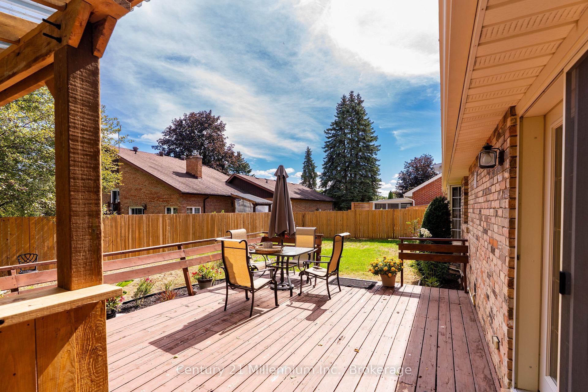 Photo 22 of 449 6th Avenue W, Owen Sound — HOMEH