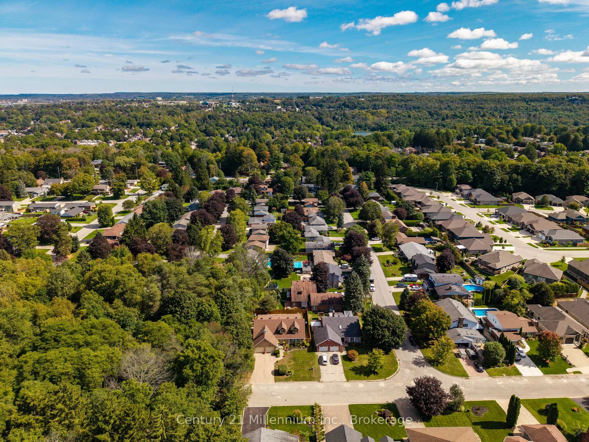 Photo 9 of 449 6th Avenue W, Owen Sound — HOMEH