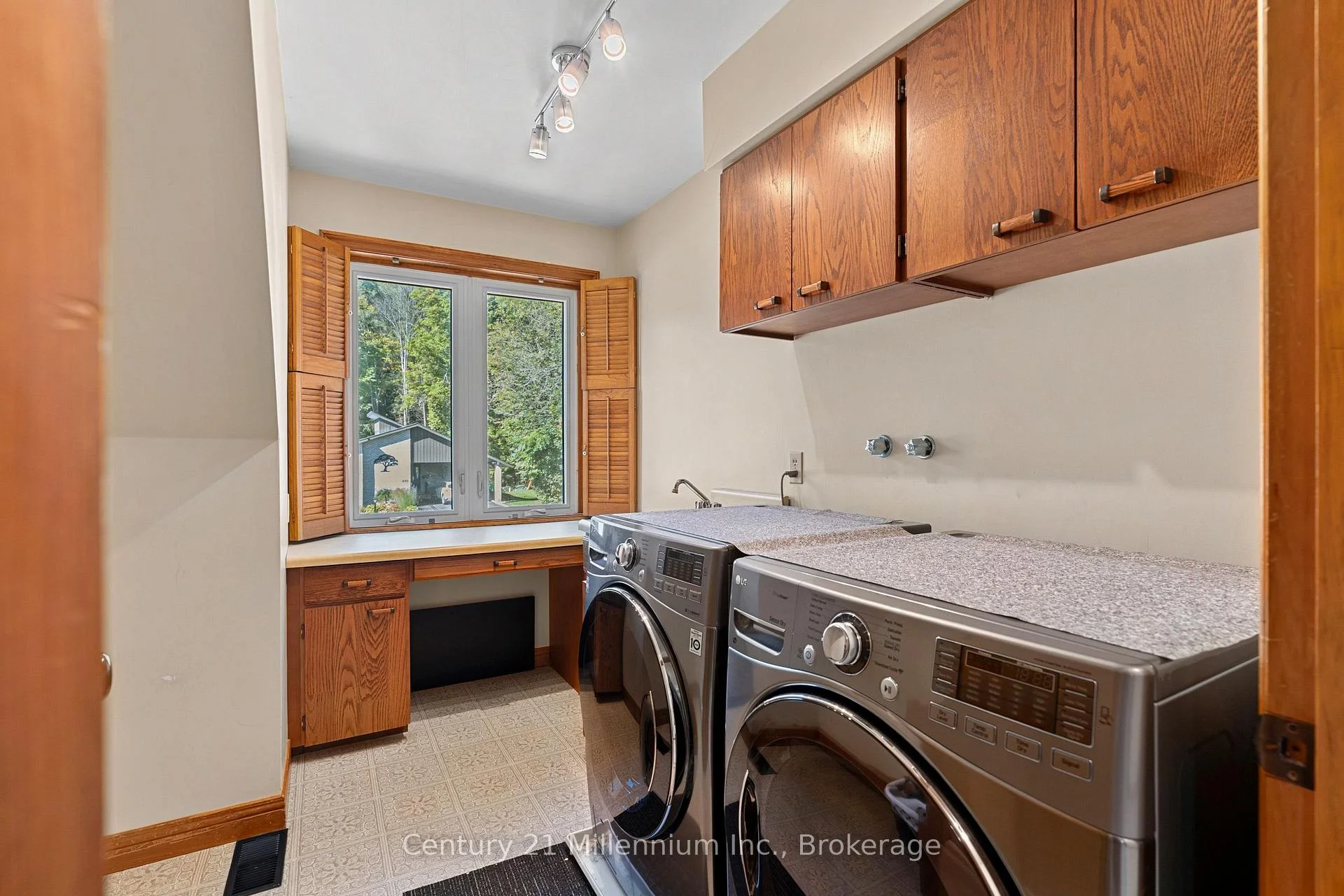 Photo 73 of 449 6th Avenue W, Owen Sound — HOMEH