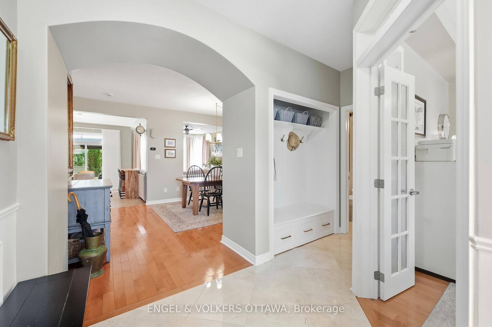 Photo 4 of 3534 Cambrian Road, Ottawa, Barrhaven - Half Moon Bay — HOMEH