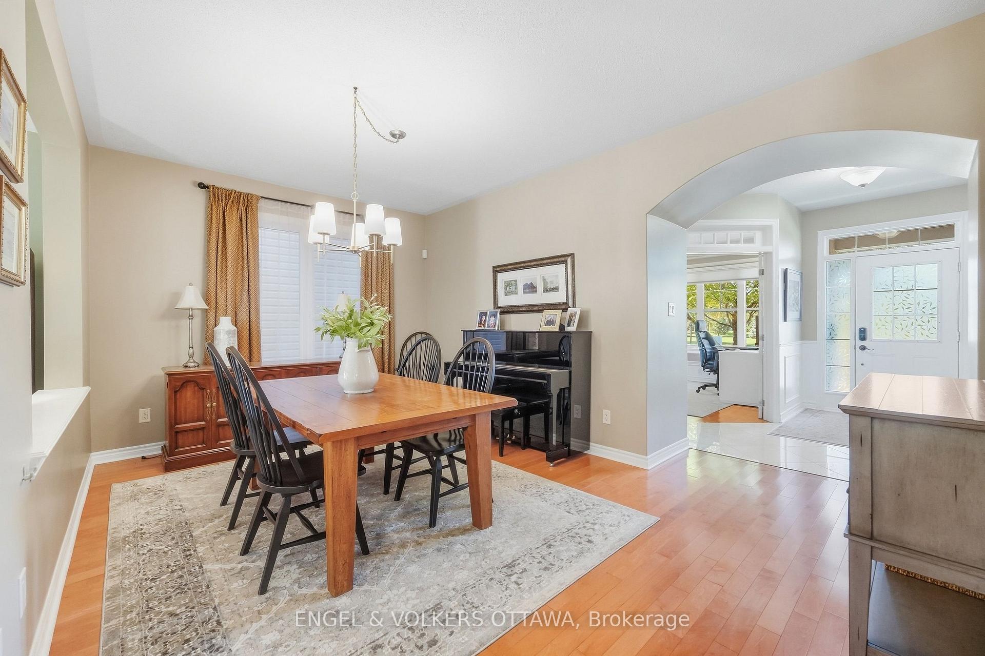 Photo 8 of 3534 Cambrian Road, Ottawa, Barrhaven - Half Moon Bay — HOMEH