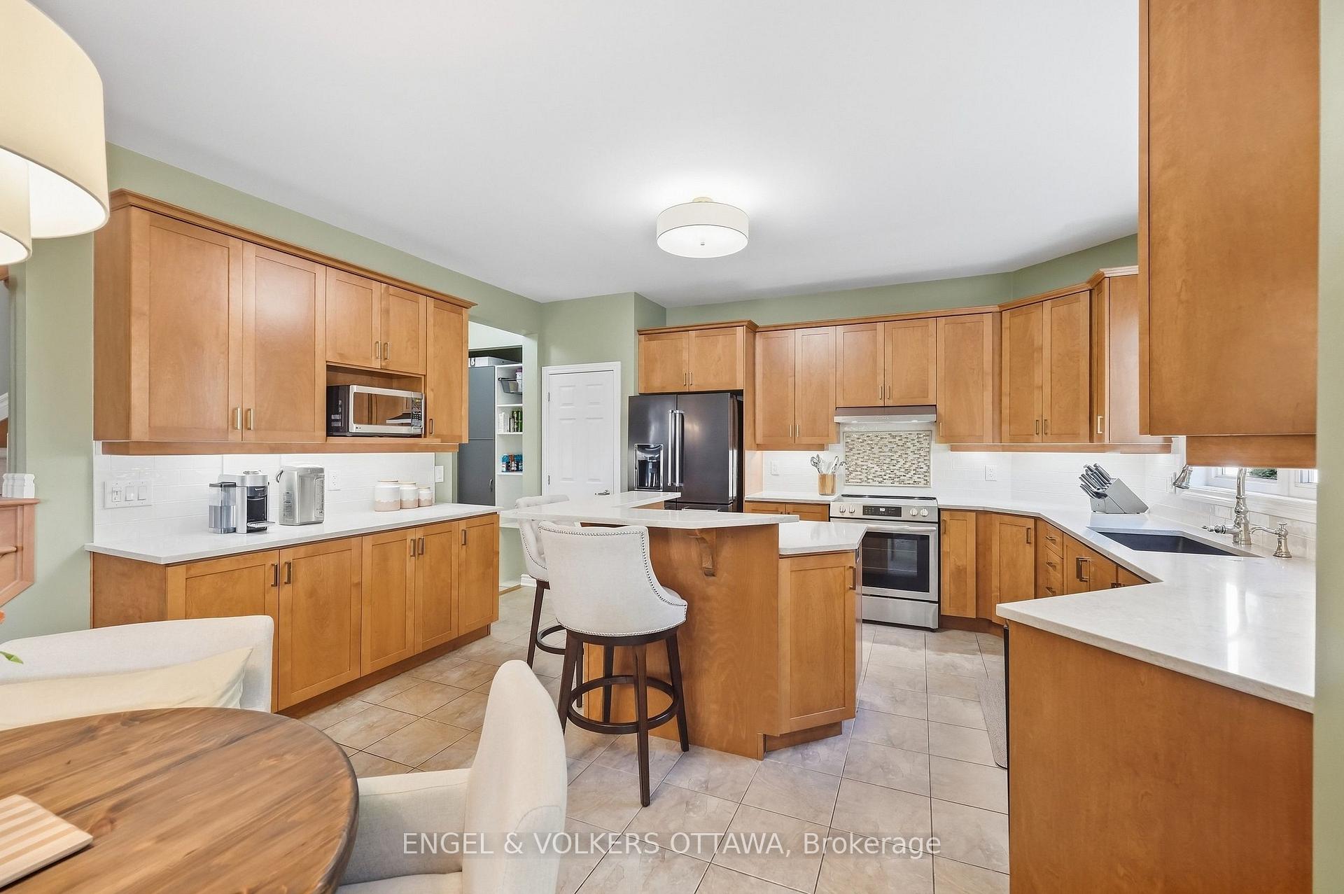 Photo 14 of 3534 Cambrian Road, Ottawa, Barrhaven - Half Moon Bay — HOMEH