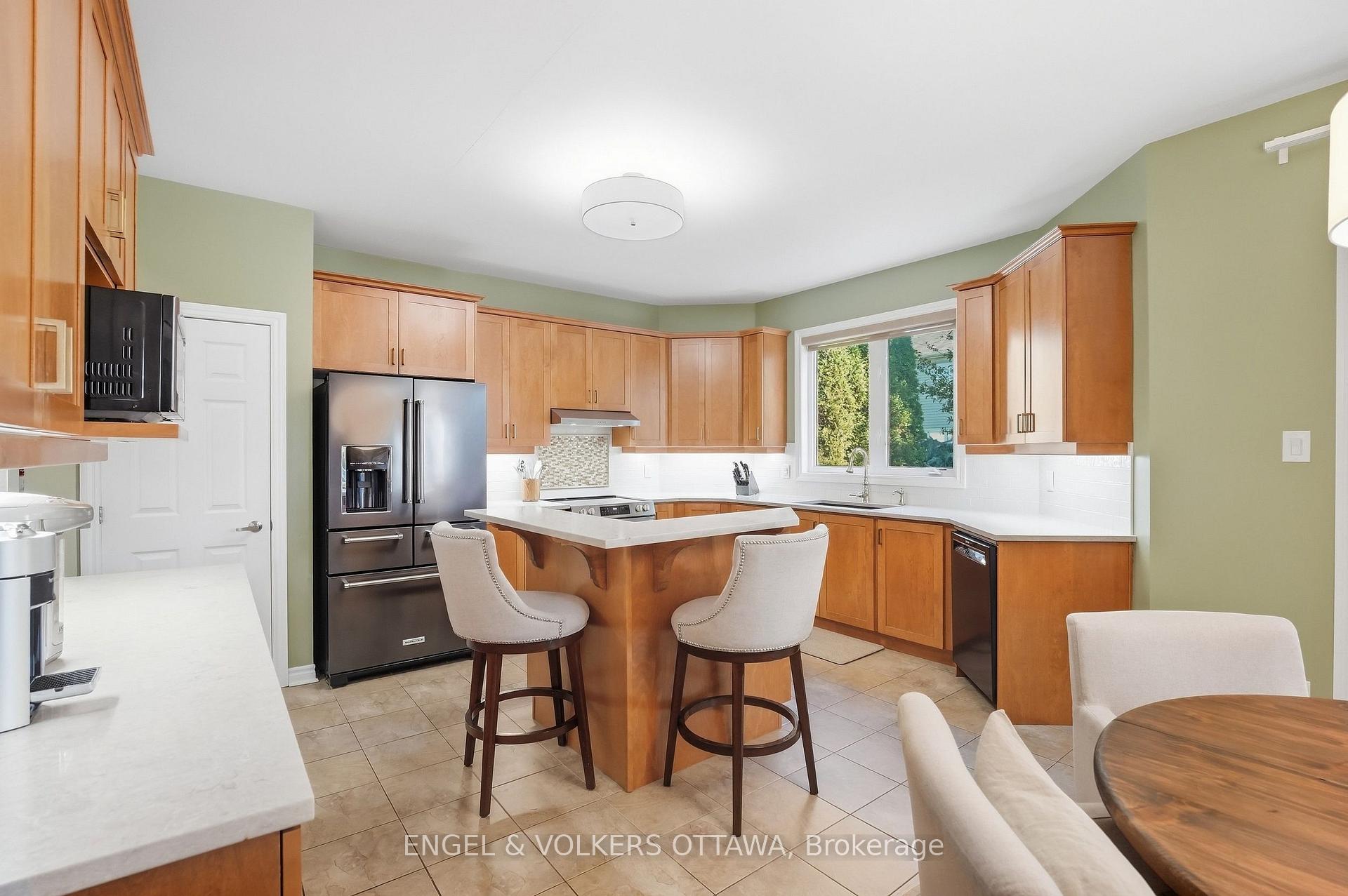 Photo 15 of 3534 Cambrian Road, Ottawa, Barrhaven - Half Moon Bay — HOMEH