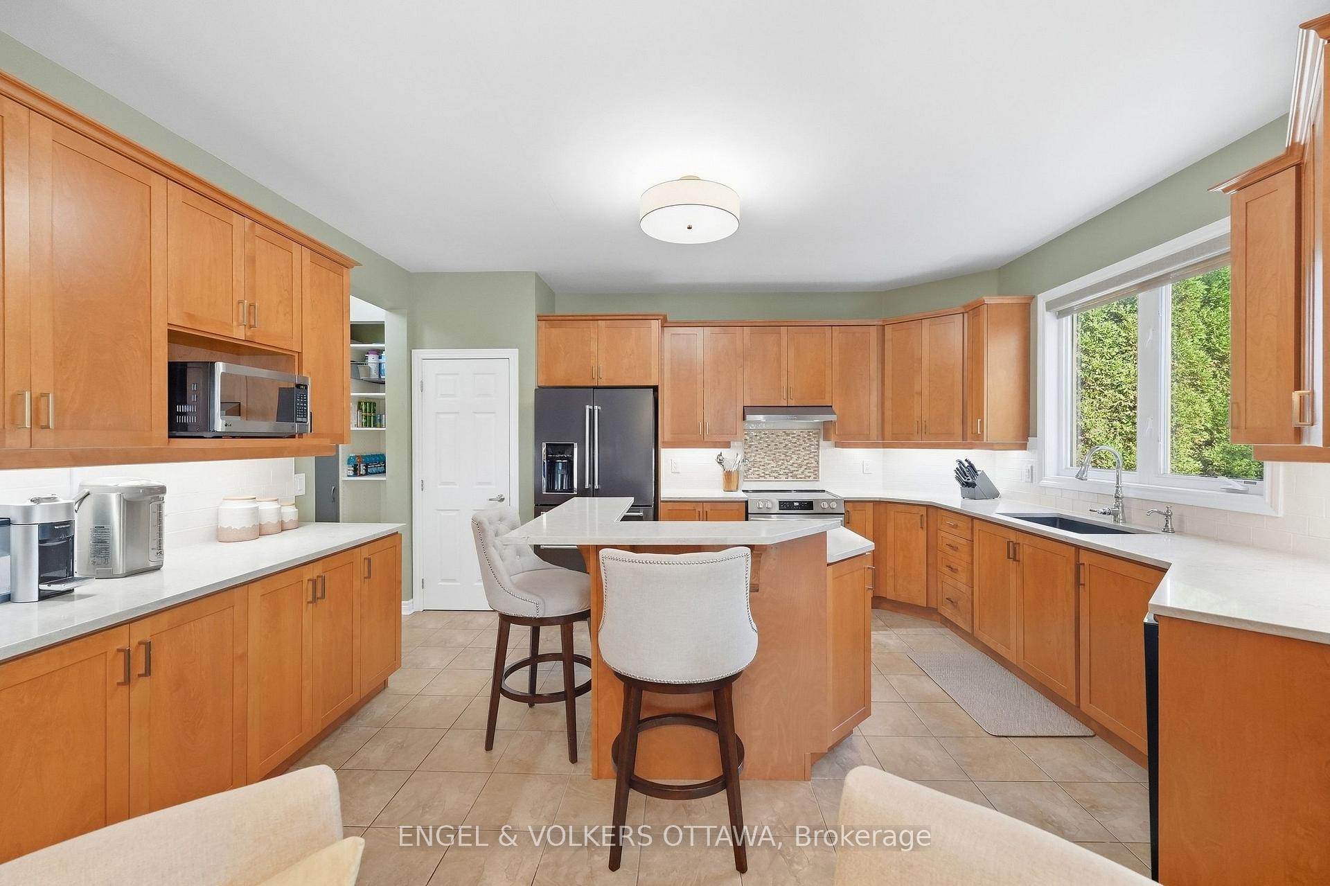 Photo 16 of 3534 Cambrian Road, Ottawa, Barrhaven - Half Moon Bay — HOMEH