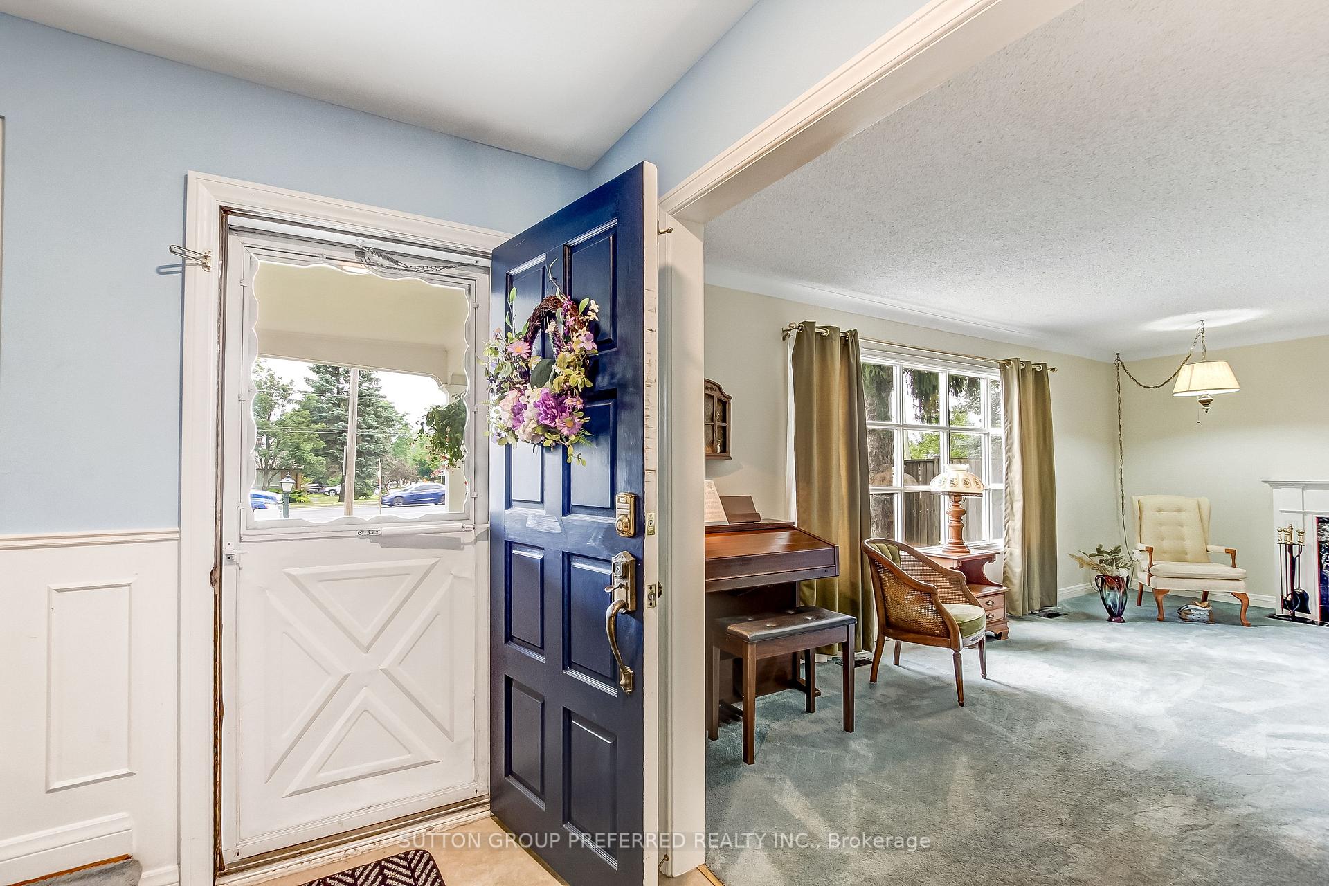 Photo 3 of 603 Commissioners Road E, London, South P — HOMEH