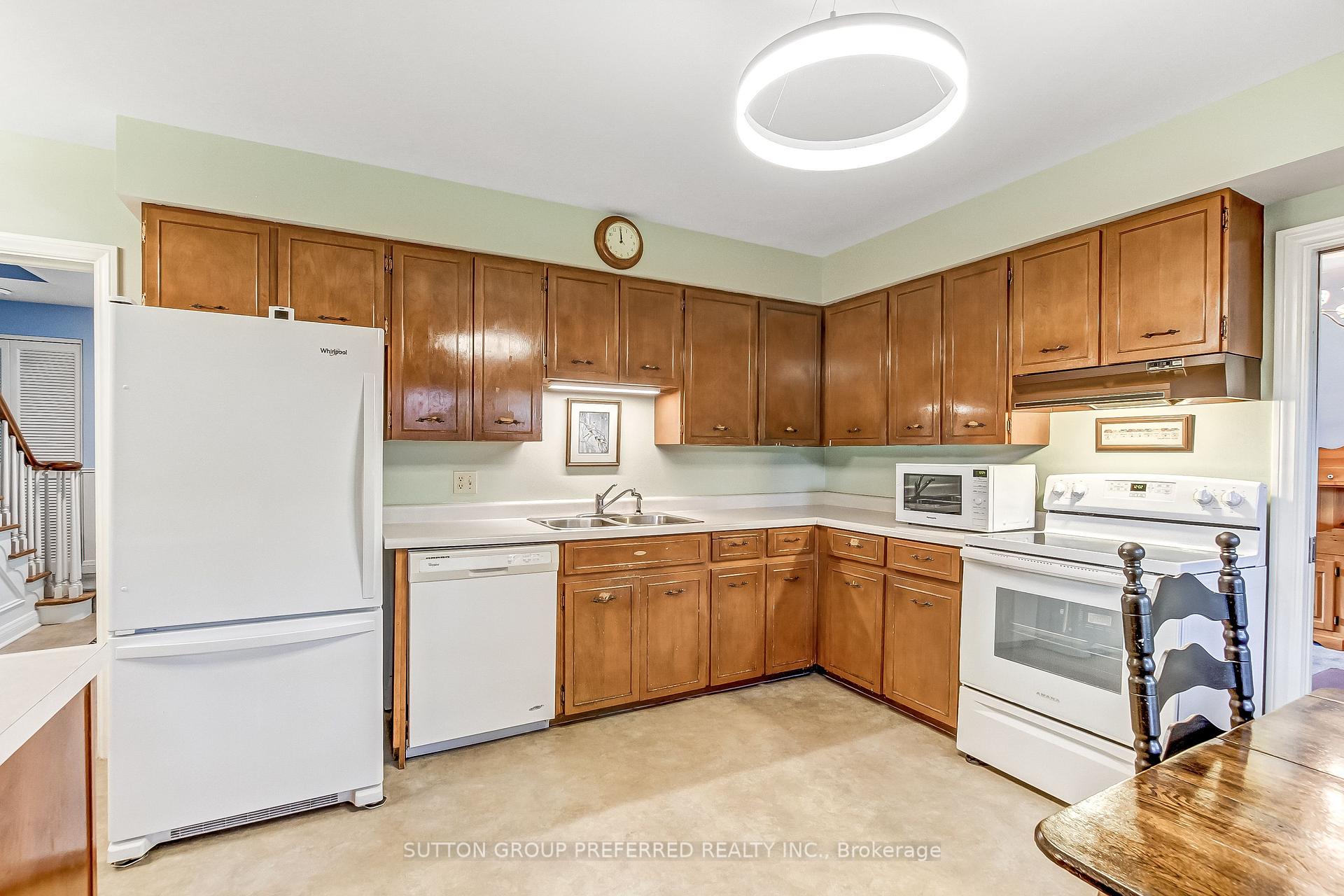 Photo 8 of 603 Commissioners Road E, London, South P — HOMEH