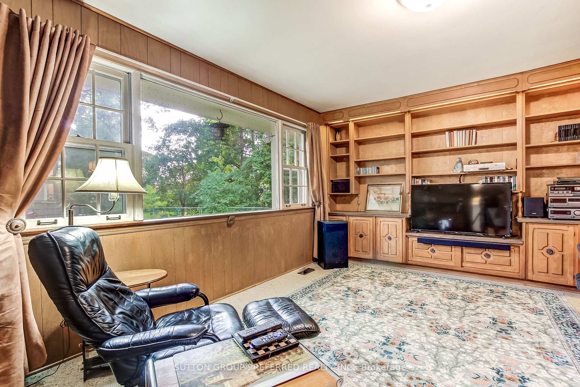 Photo 11 of 603 Commissioners Road E, London, South P — HOMEH