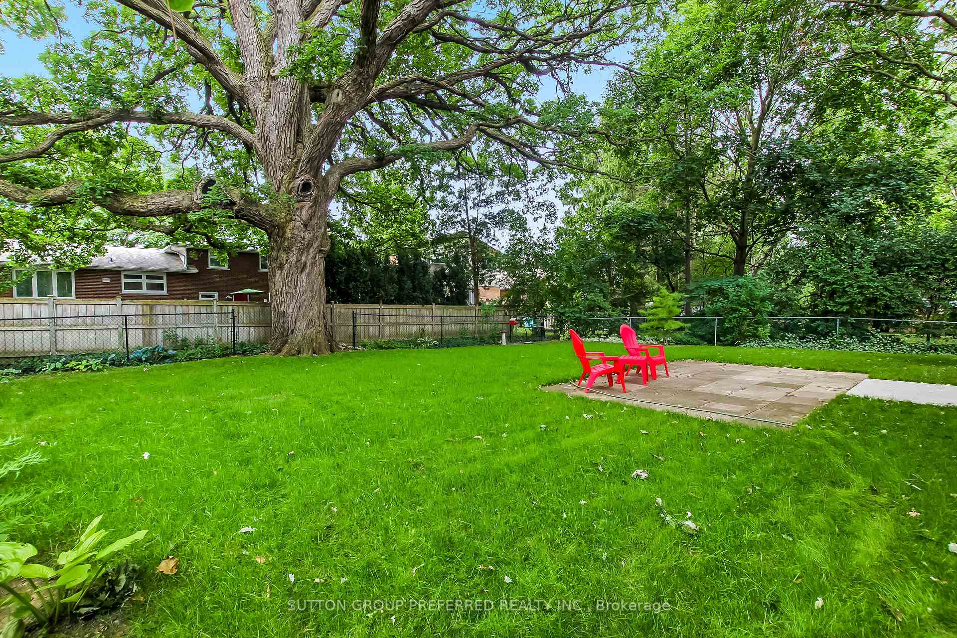 Photo 33 of 603 Commissioners Road E, London, South P — HOMEH