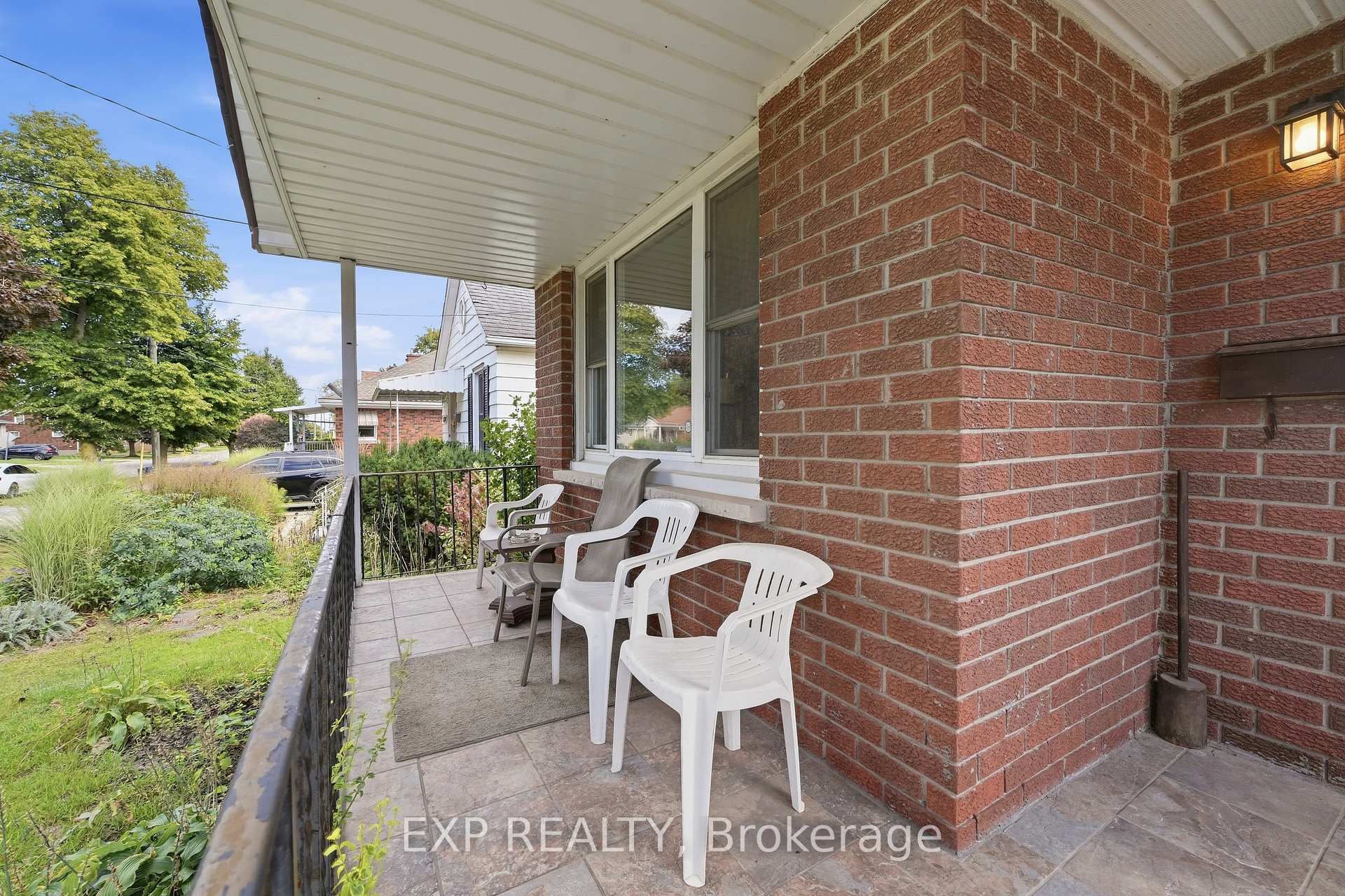 Photo 4 of 6518 Crawford Street, Niagara Falls, Morrison — HOMEH