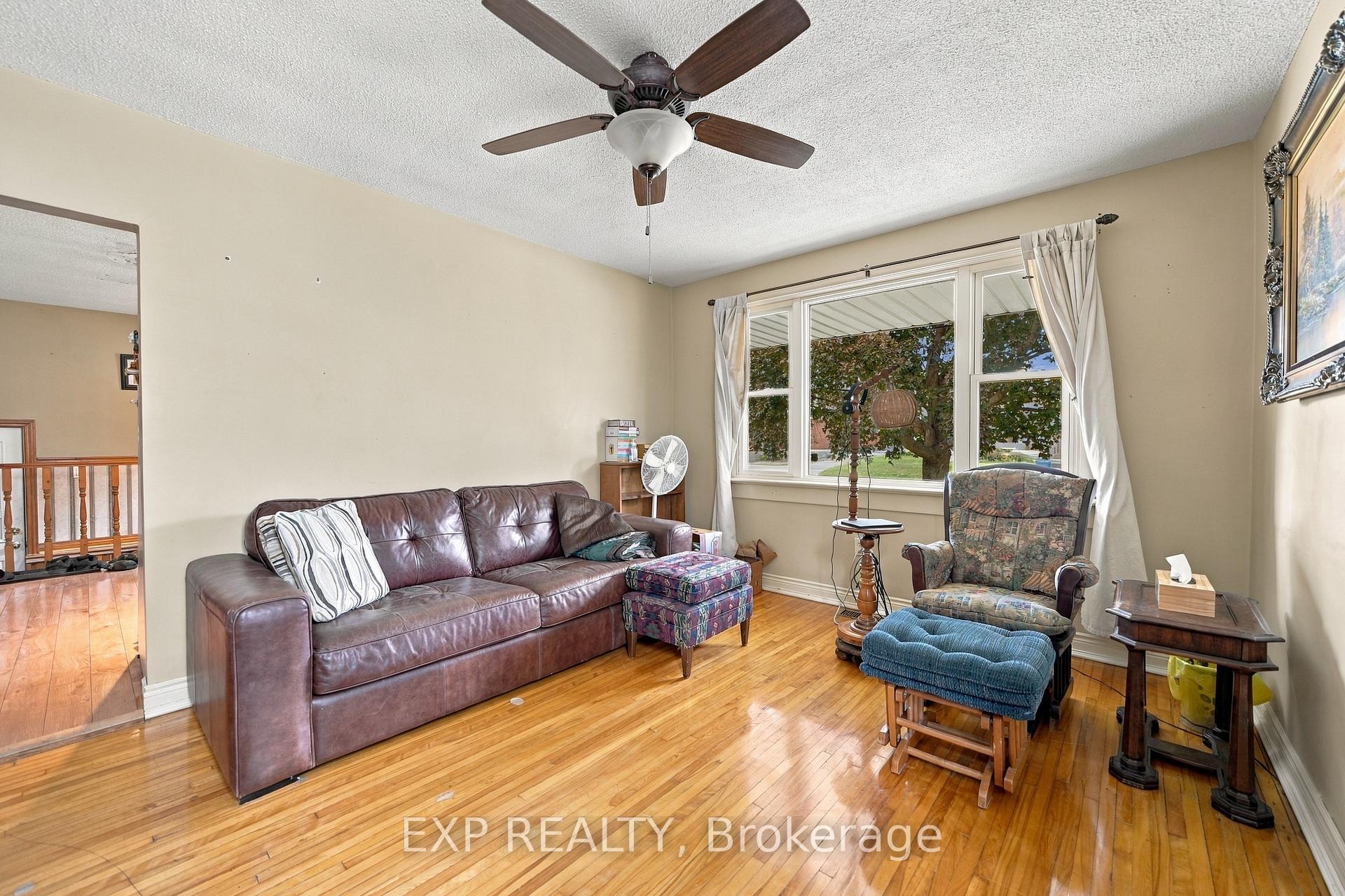 Photo 8 of 6518 Crawford Street, Niagara Falls, Morrison — HOMEH