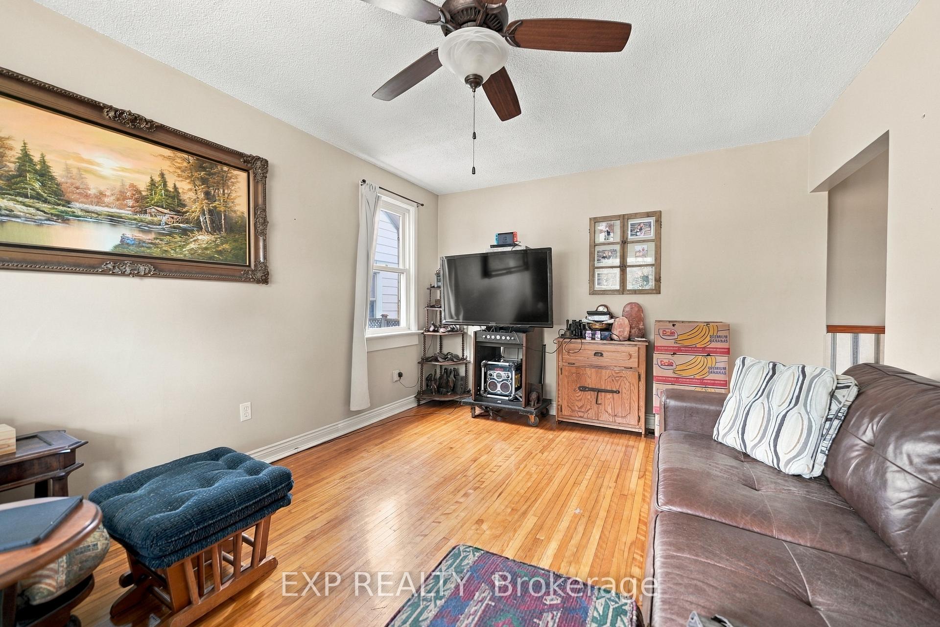 Photo 9 of 6518 Crawford Street, Niagara Falls, Morrison — HOMEH