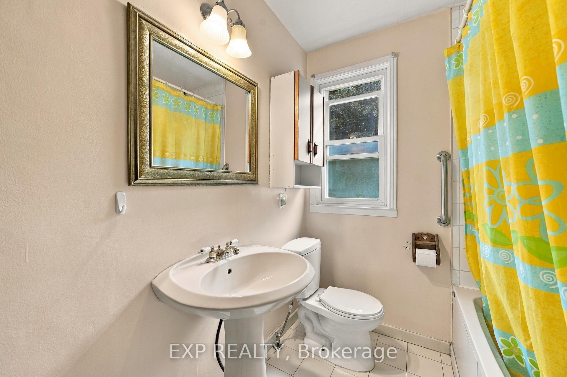 Photo 16 of 6518 Crawford Street, Niagara Falls, Morrison — HOMEH