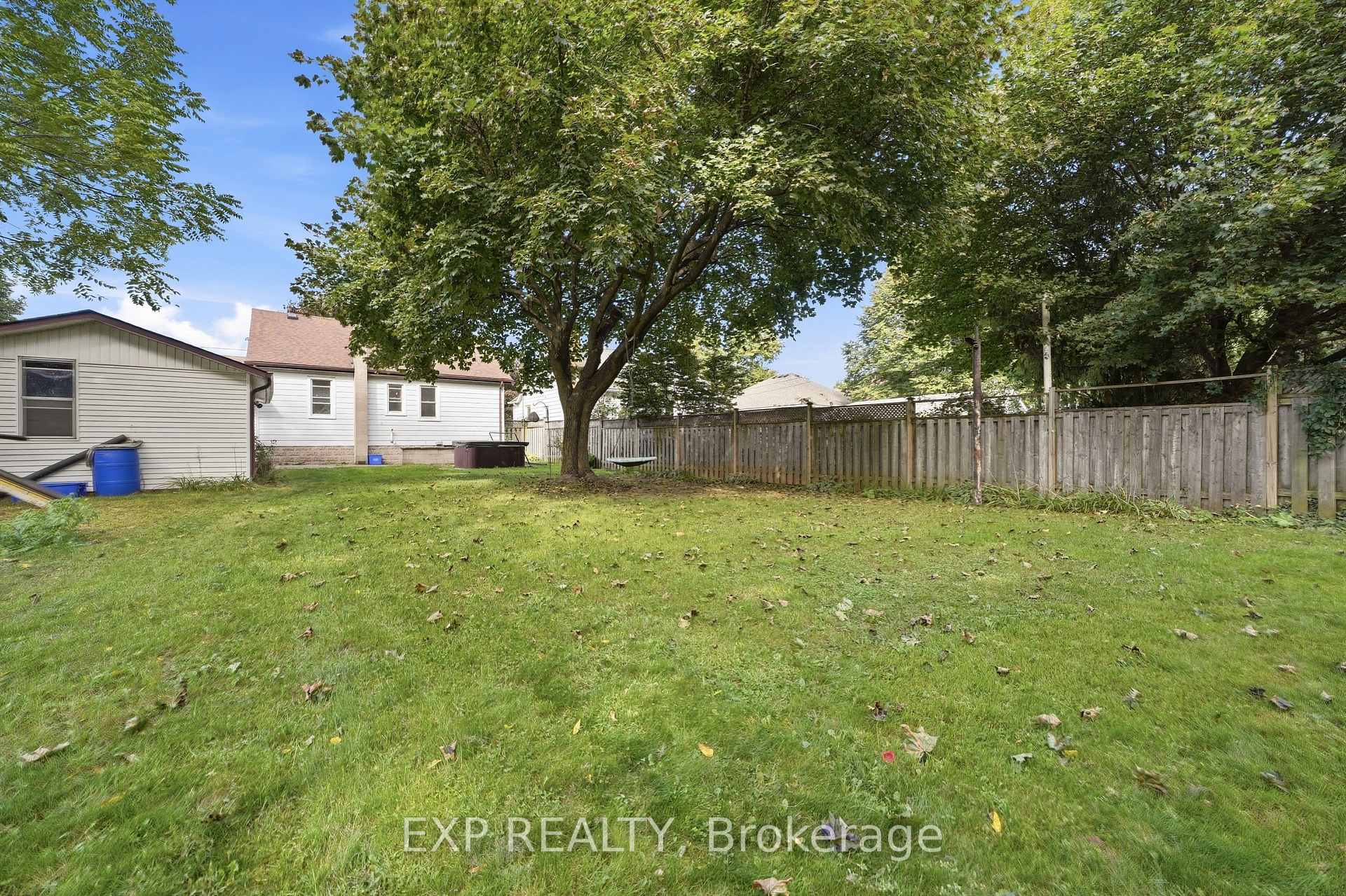 Photo 33 of 6518 Crawford Street, Niagara Falls, Morrison — HOMEH