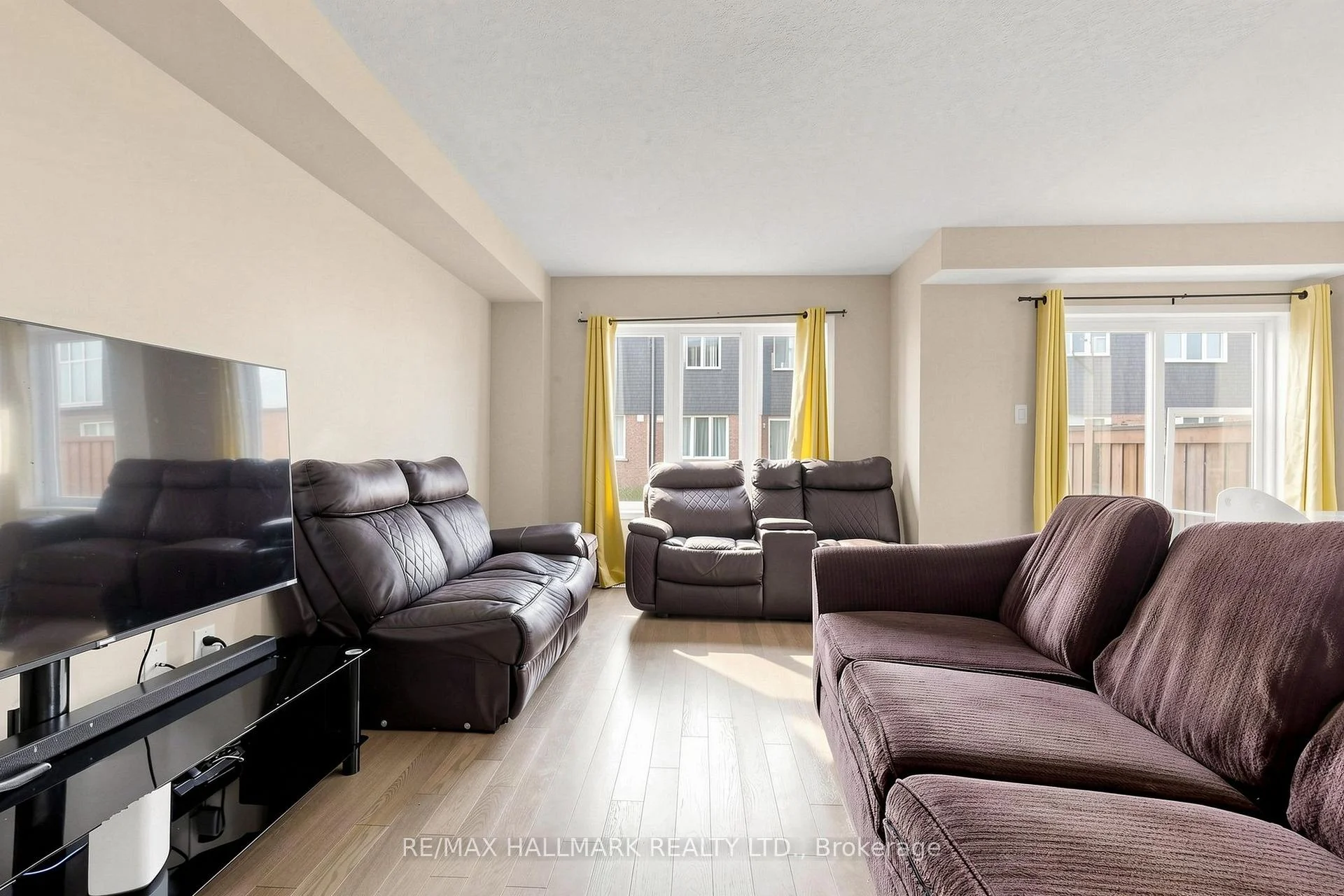 Photo 5 of 72 Munro Circle, Brantford, Empire South — HOMEH