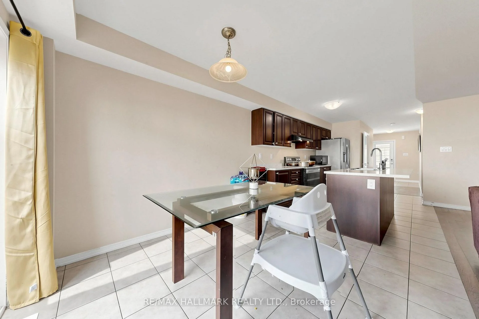 Photo 9 of 72 Munro Circle, Brantford, Empire South — HOMEH