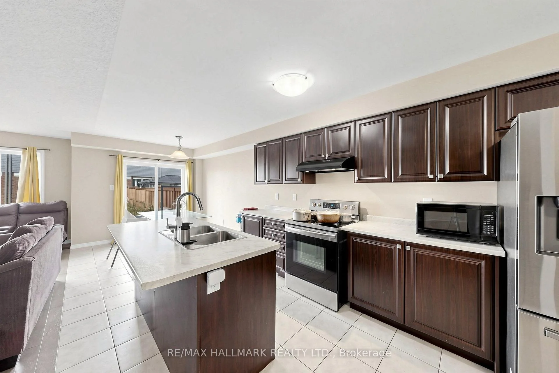 Photo 11 of 72 Munro Circle, Brantford, Empire South — HOMEH