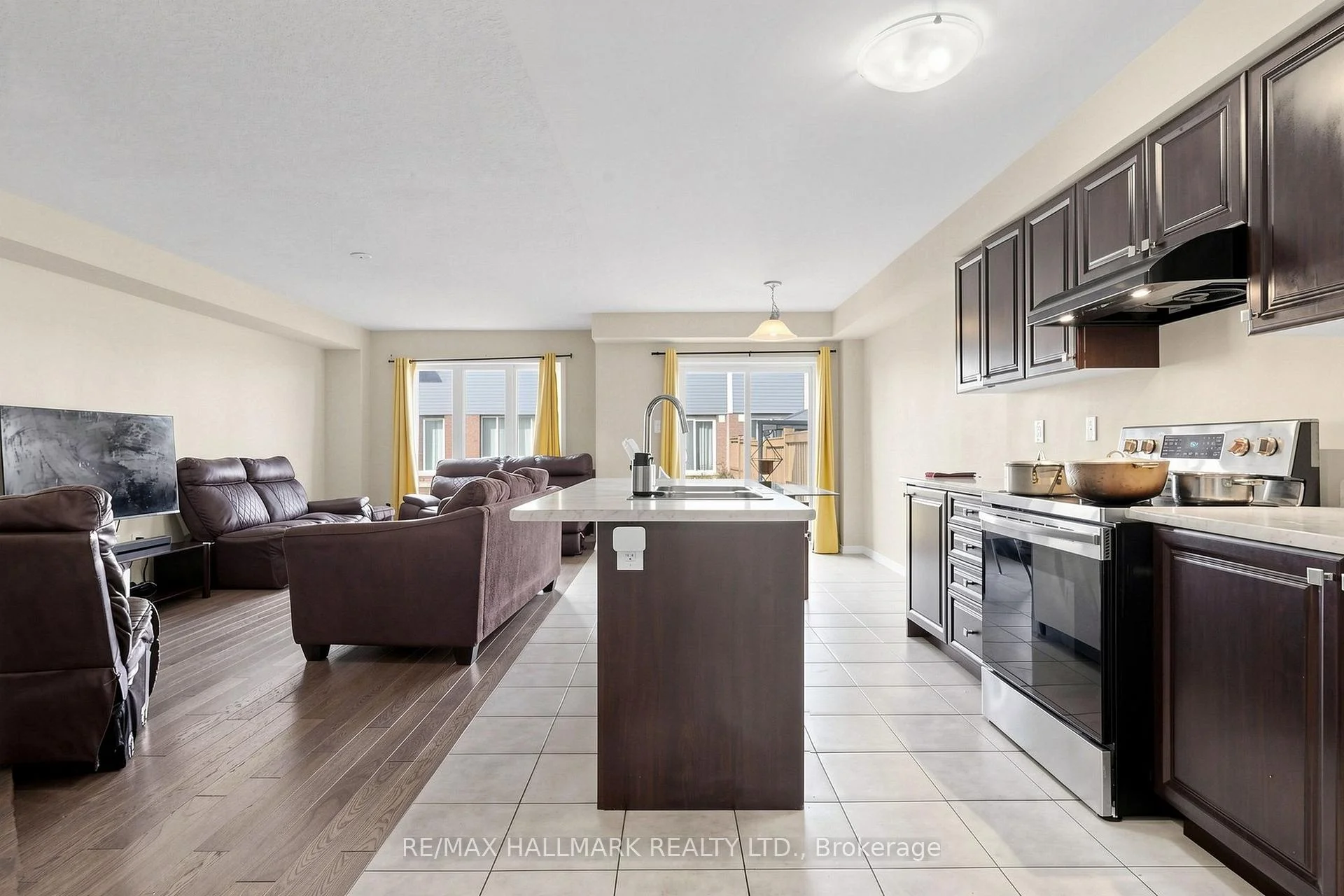 Photo 13 of 72 Munro Circle, Brantford, Empire South — HOMEH