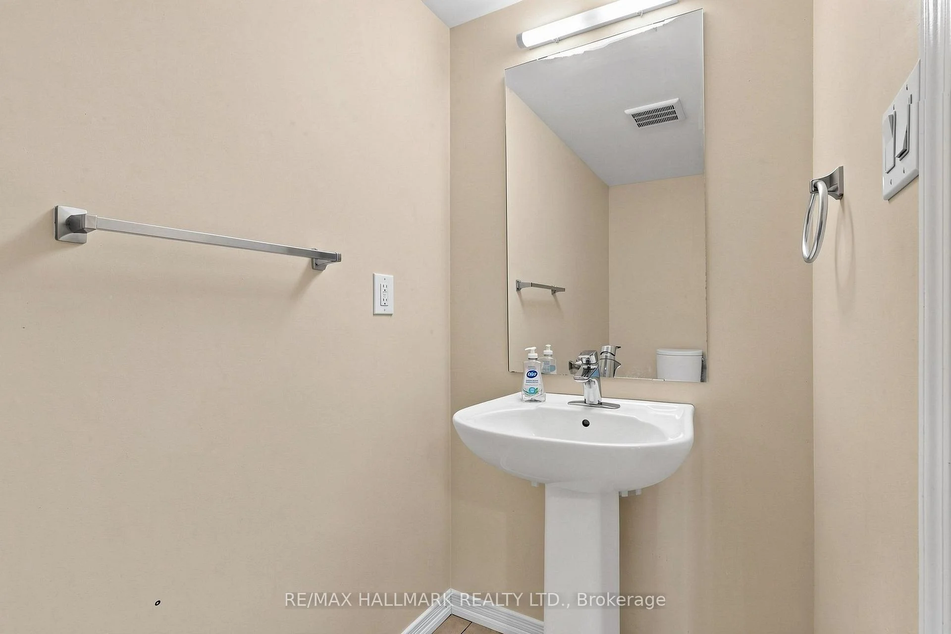 Photo 15 of 72 Munro Circle, Brantford, Empire South — HOMEH
