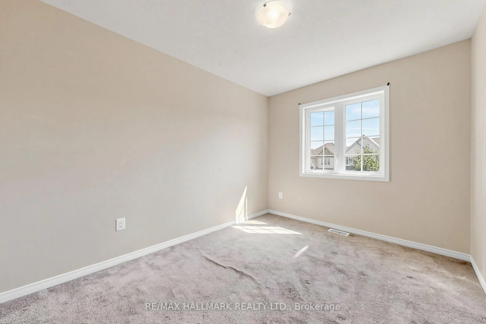 Photo 24 of 72 Munro Circle, Brantford, Empire South — HOMEH