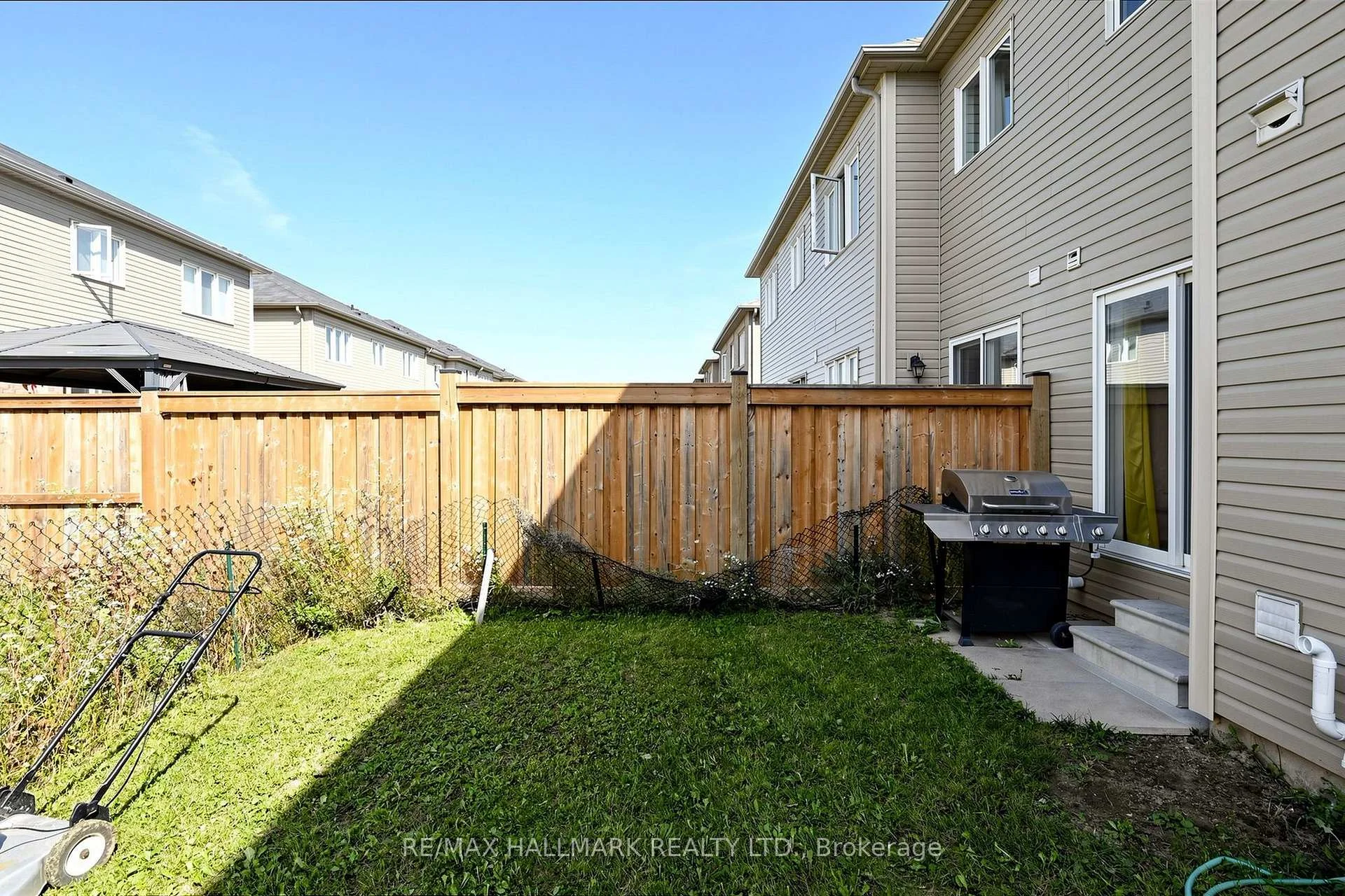 Photo 30 of 72 Munro Circle, Brantford, Empire South — HOMEH