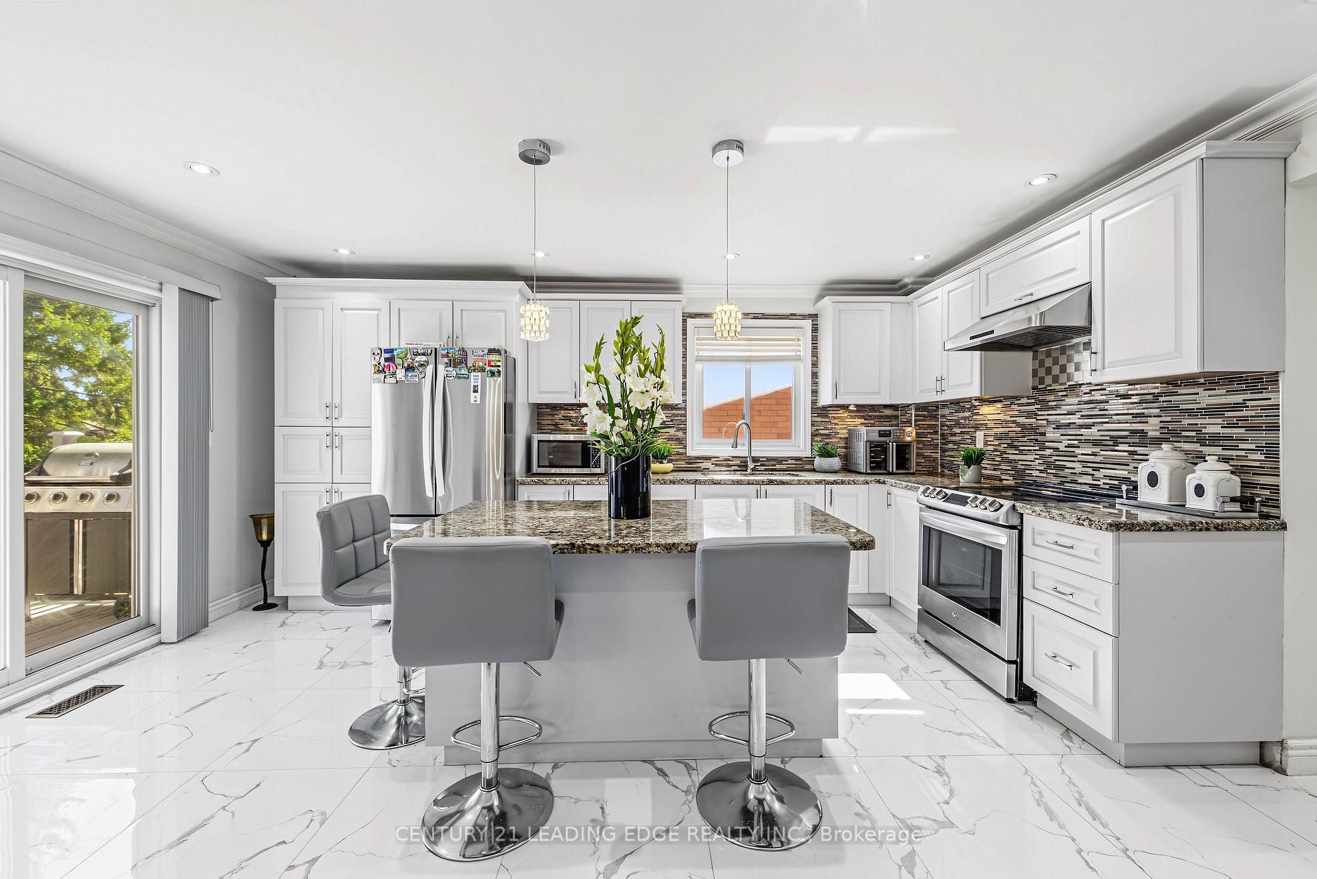 Photo 24 of 63 Daniels Crescent, Ajax, Central West — HOMEH
